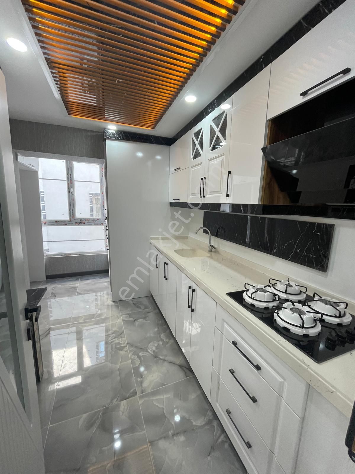 Maraşal Çakmak`ta Satılık Full Yapılı Daire