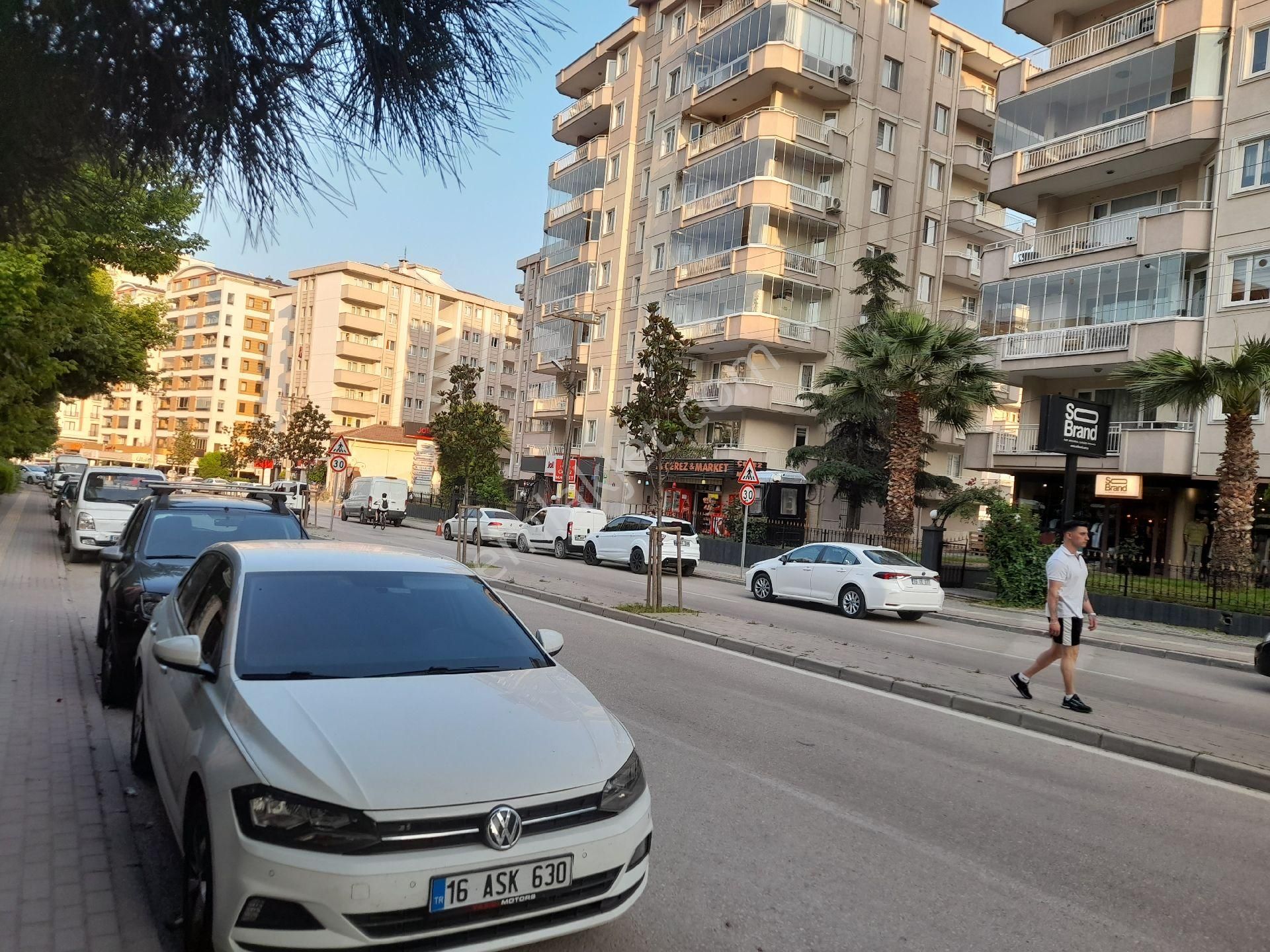 Kiralik İhsaniyede Acibadem Ve Bursa Emniyet Müdürlügu Yanidir