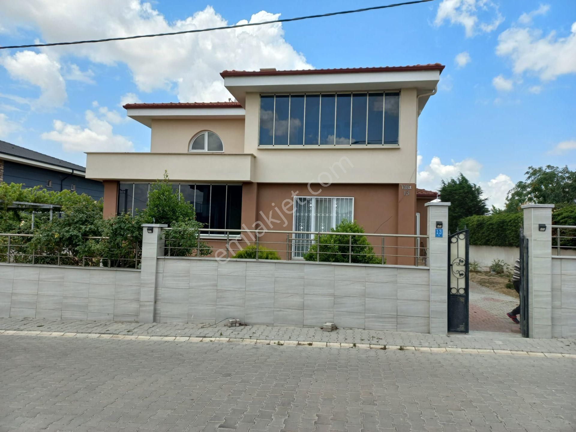 Çorlu- Önerler'de 1000 M² Arsa İçerisinde Satılık Tripleks Bina - Görsel 2
