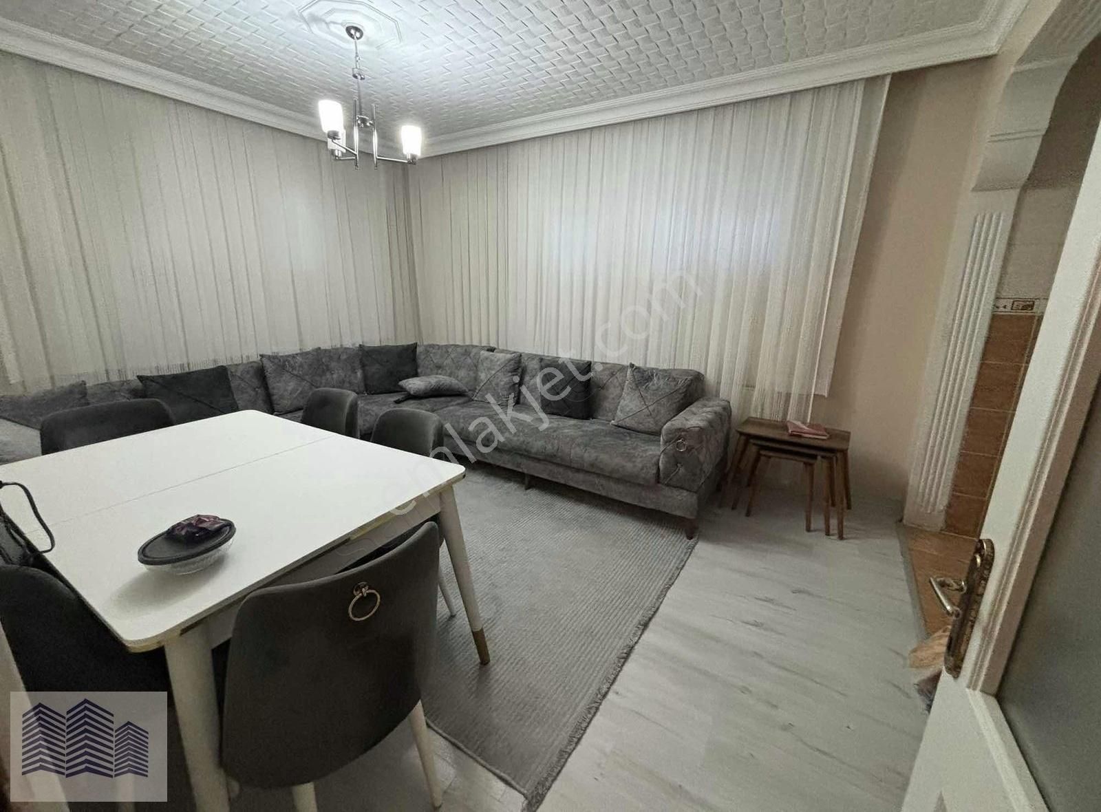 İkitelli M.akifte 3+1 İskanlı Bahçekat Daire