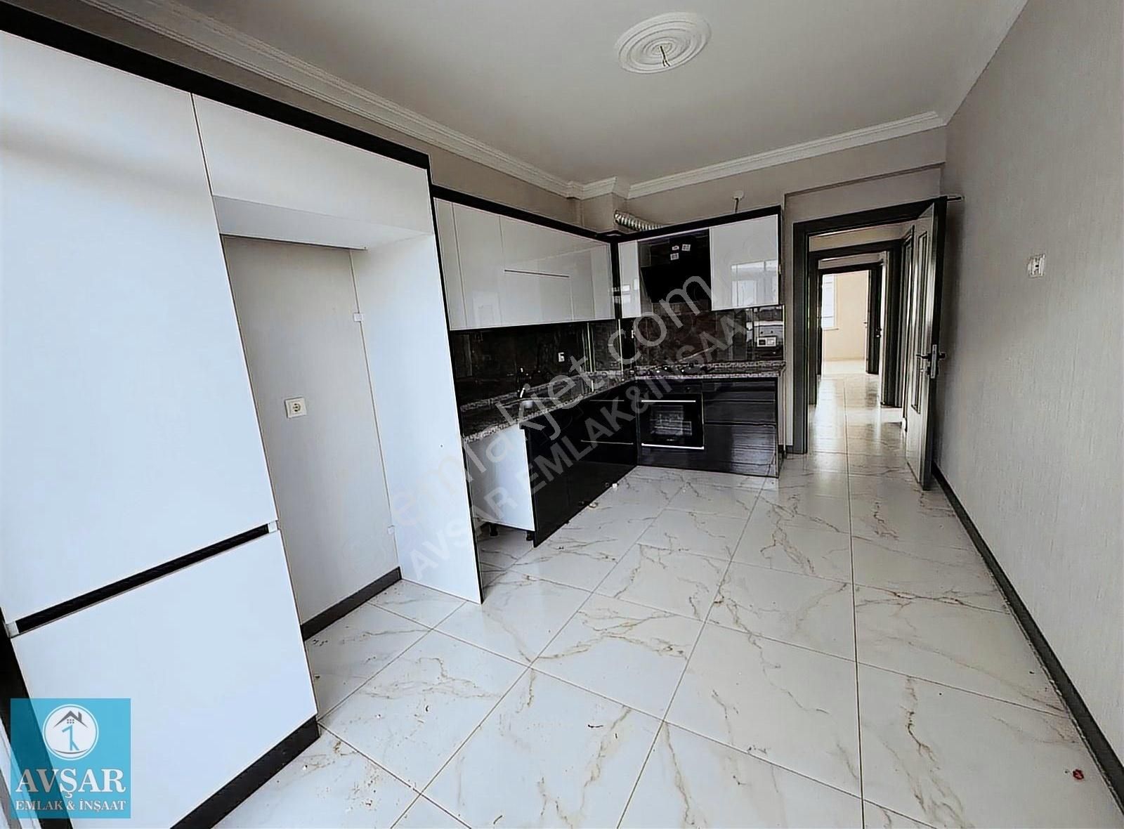 S.eyyübi De Ahmet Yesevi Cad.üzeri Asansörlü Eksiksiz 3+1 Daire