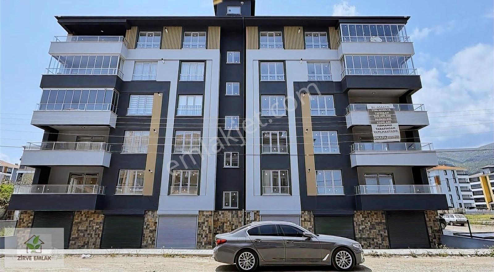 Zirve Emlaksatıyor 2+1 130m2 Garajlı Ebeveyn Banyo Kilerli Daire