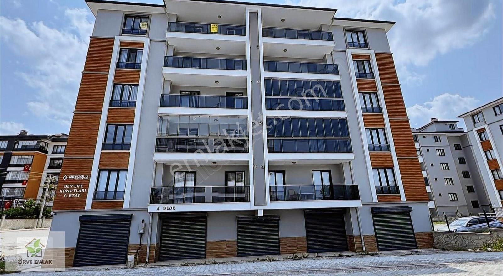 Zirve Emlak Satıyorr Yarenler Köşe Sıfır 3+1 145m2 Daire Kaçmaz