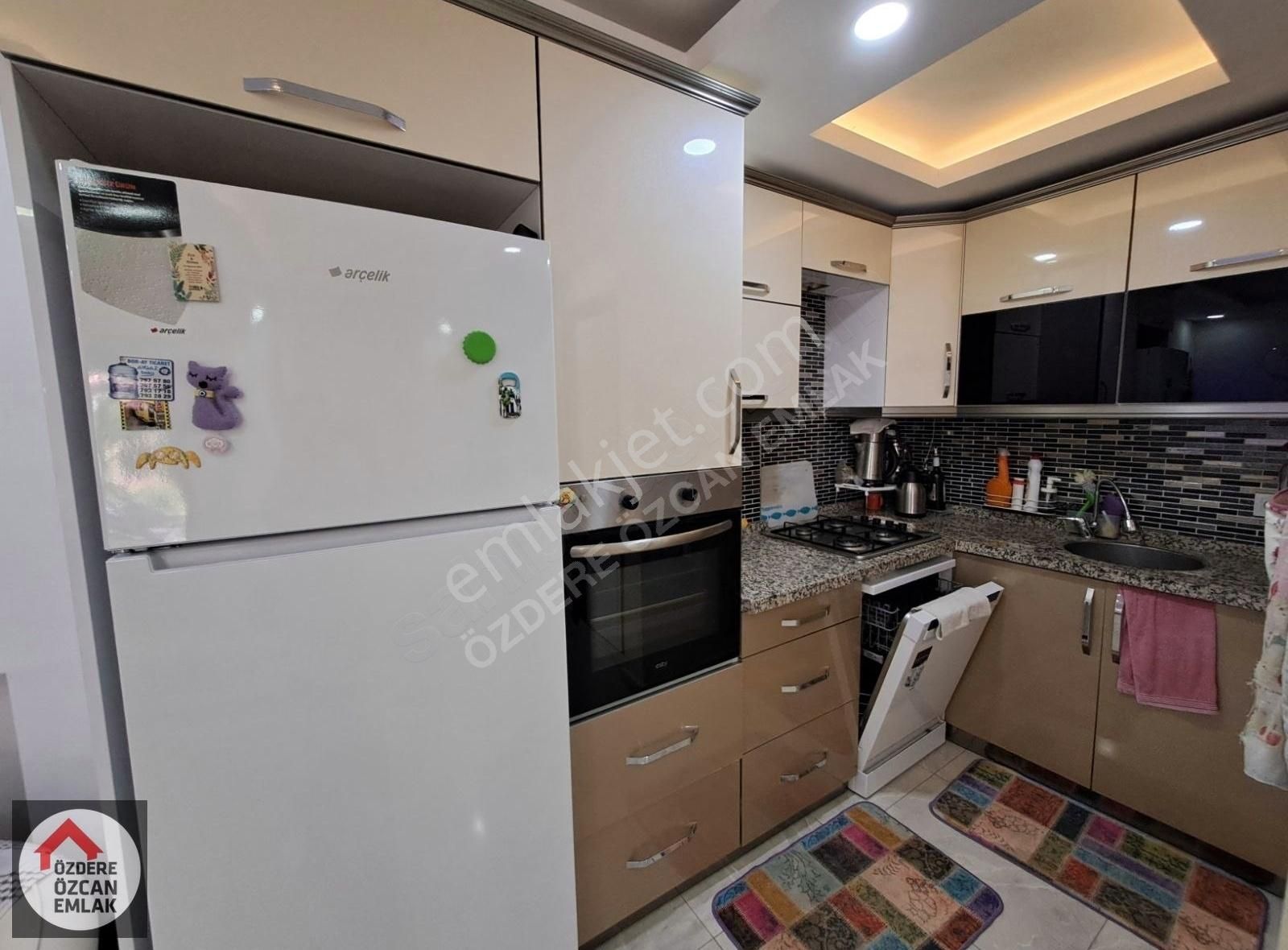 Özcan Emlaktan Deniz Tarafında Geniş 3+1 - Görsel 16