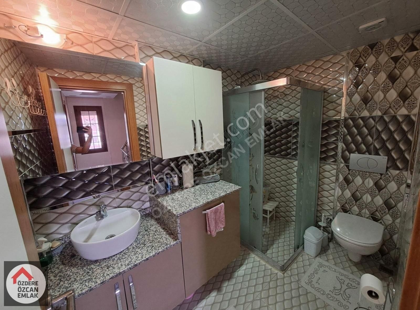 Özcan Emlaktan Deniz Tarafında Geniş 3+1 - Görsel 15