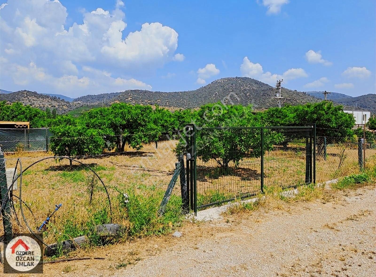 Gümüldür Merkezde 246 M2 Muhteşem Bahçe