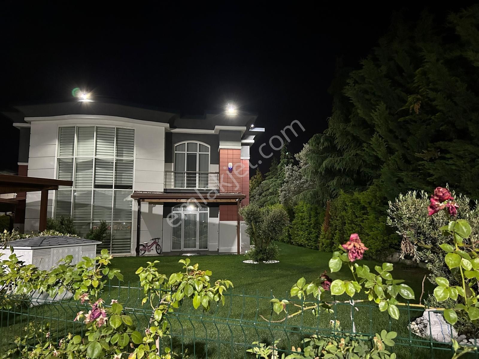Silivri’de Butik Sitede Ultra Lüks 5+1 Satılık Villa