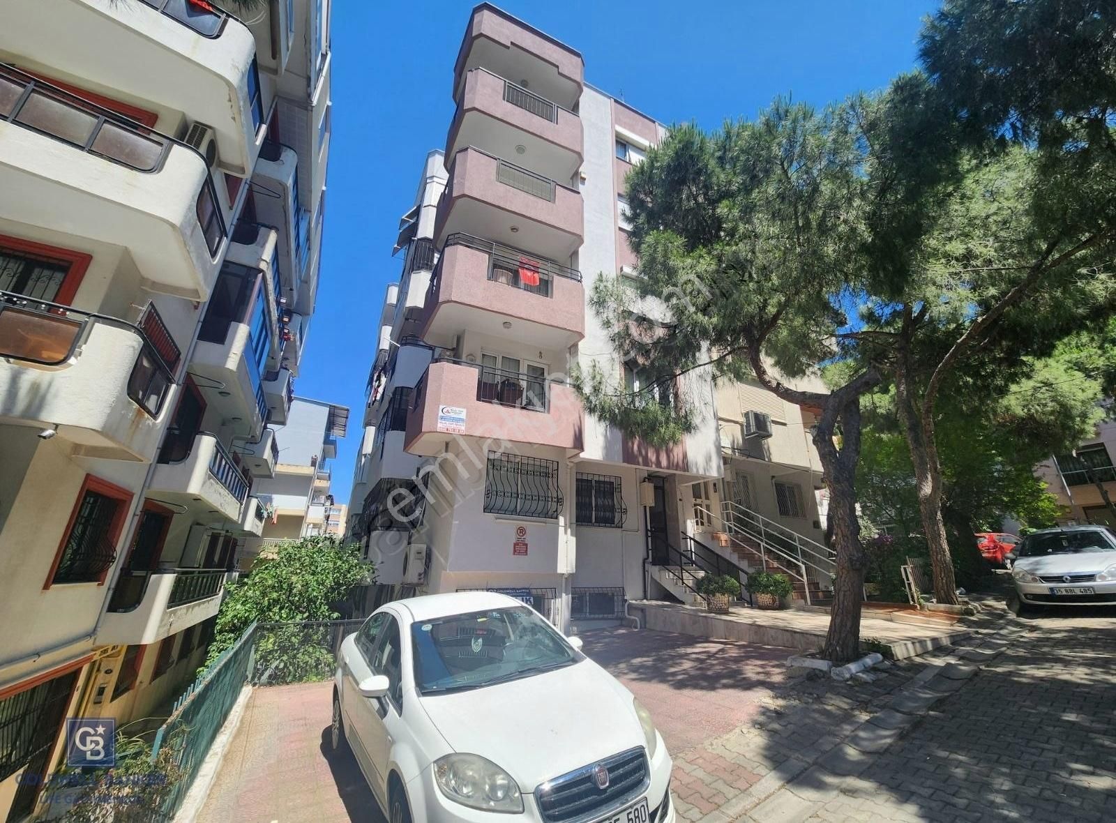 Karabağlar Hatay Bahçelievler Mahallesinde Kiralık 3+1 Daire