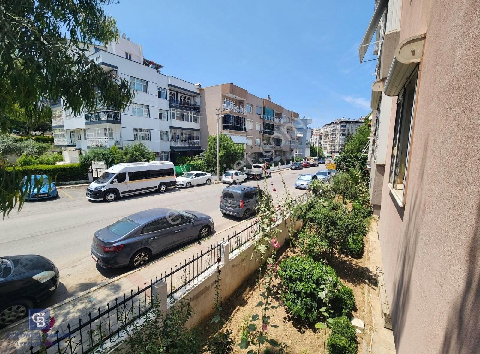 Karabağlar Vatan Mahallesin De Full Tadilatlı Satılık 3+1 Daire
