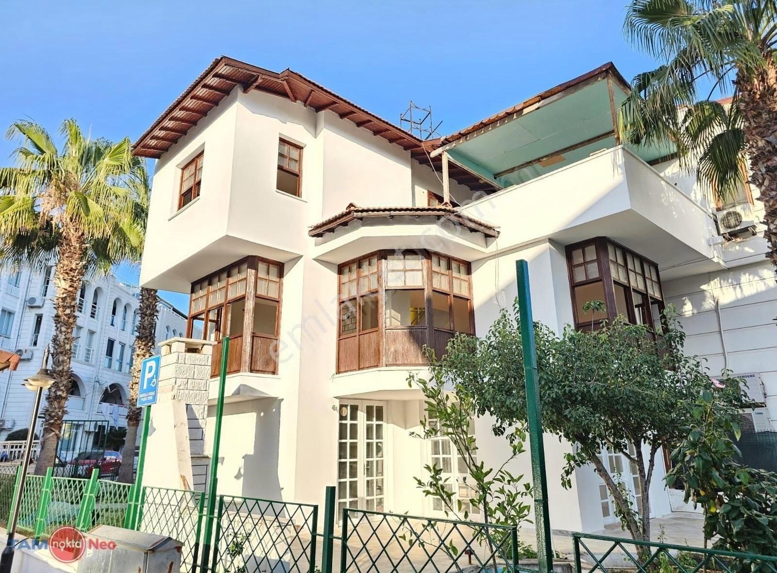 Örnekköy Larakent Sitesi'nde Satılık Müstakil Villa