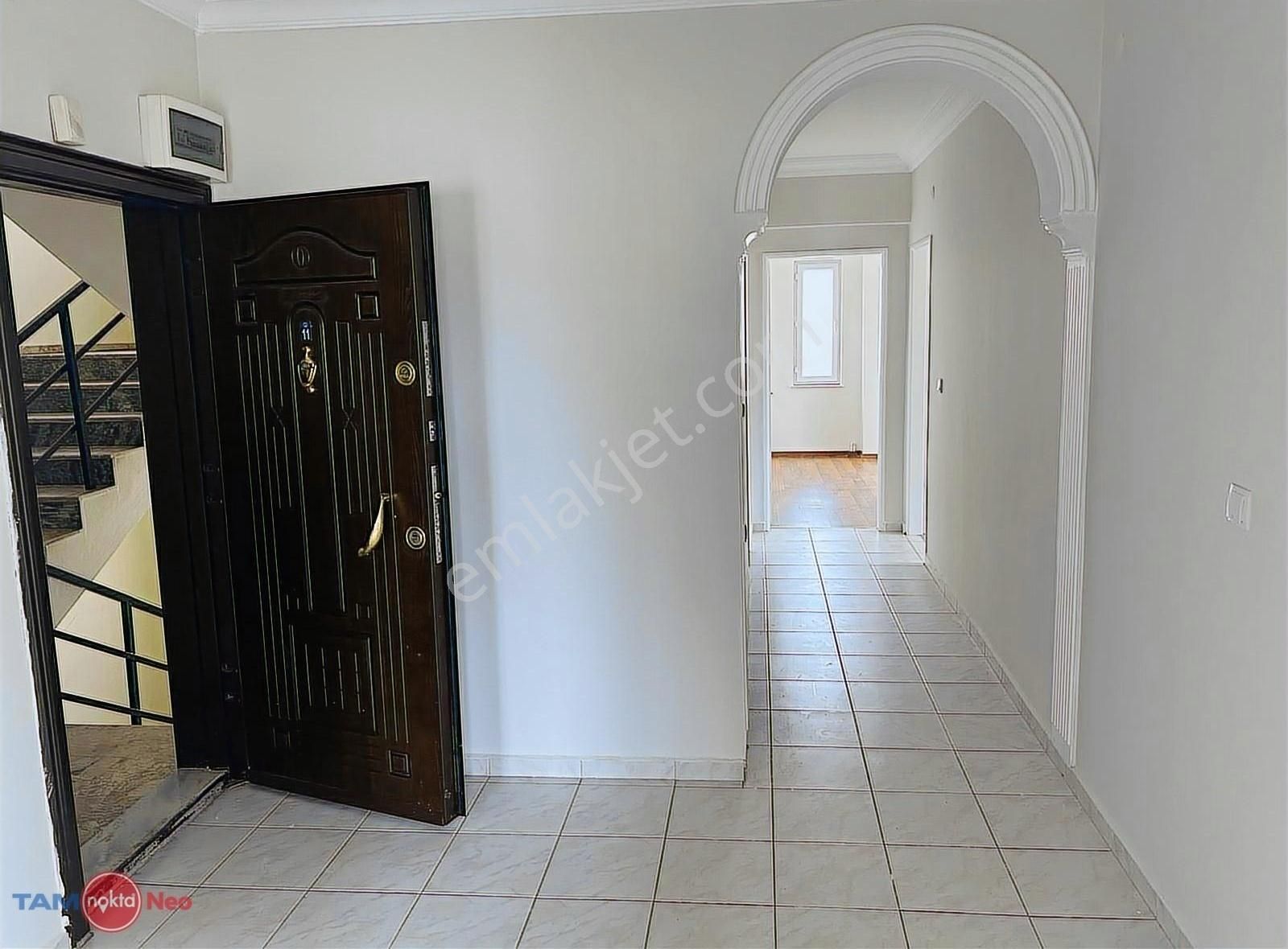 Meydankavağı 12.cadde Yakını Site İçinde Geniş Önü Açık Daire
