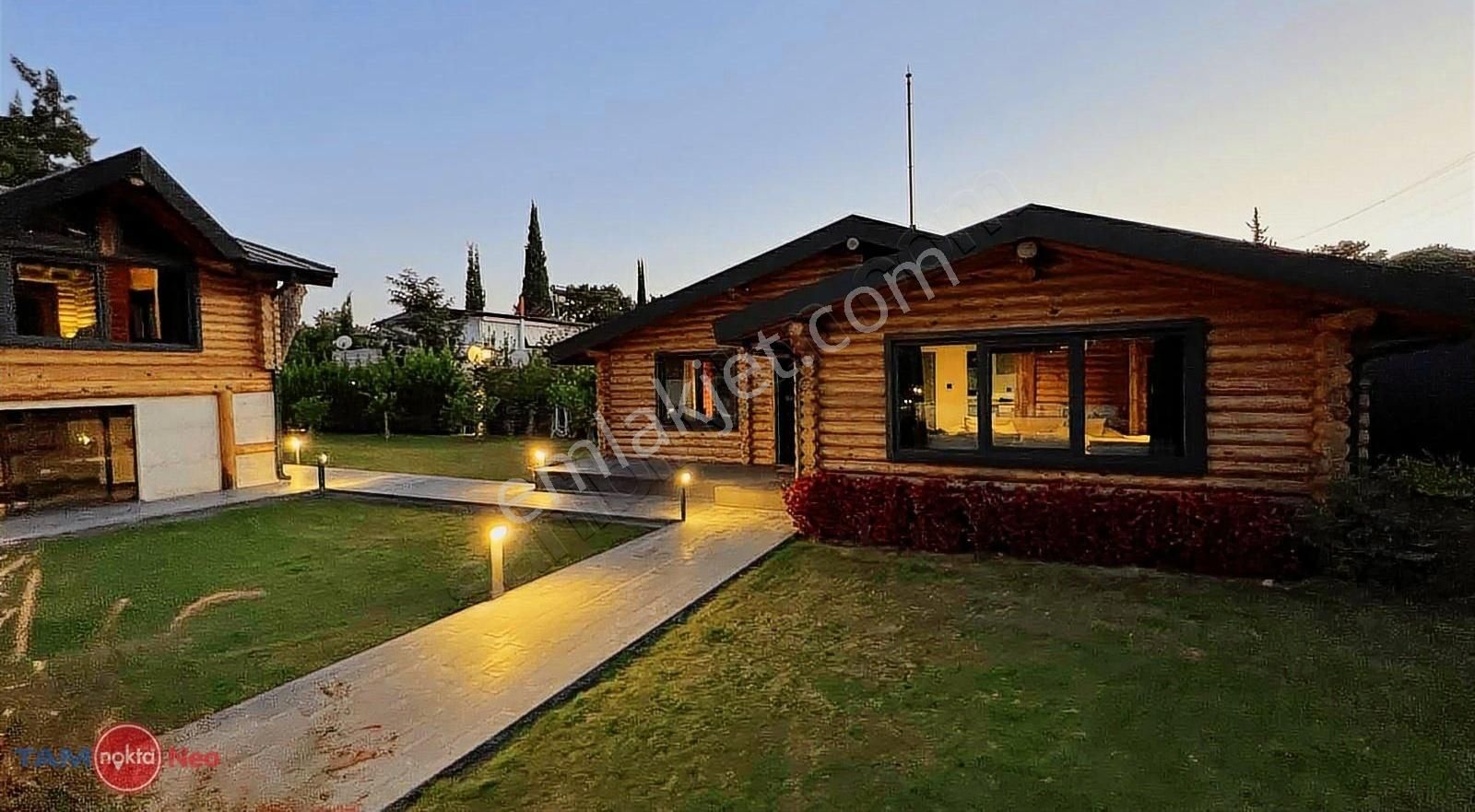 Duacıda Özel Tasarım Ve Müştemilatlı Lüks Villa