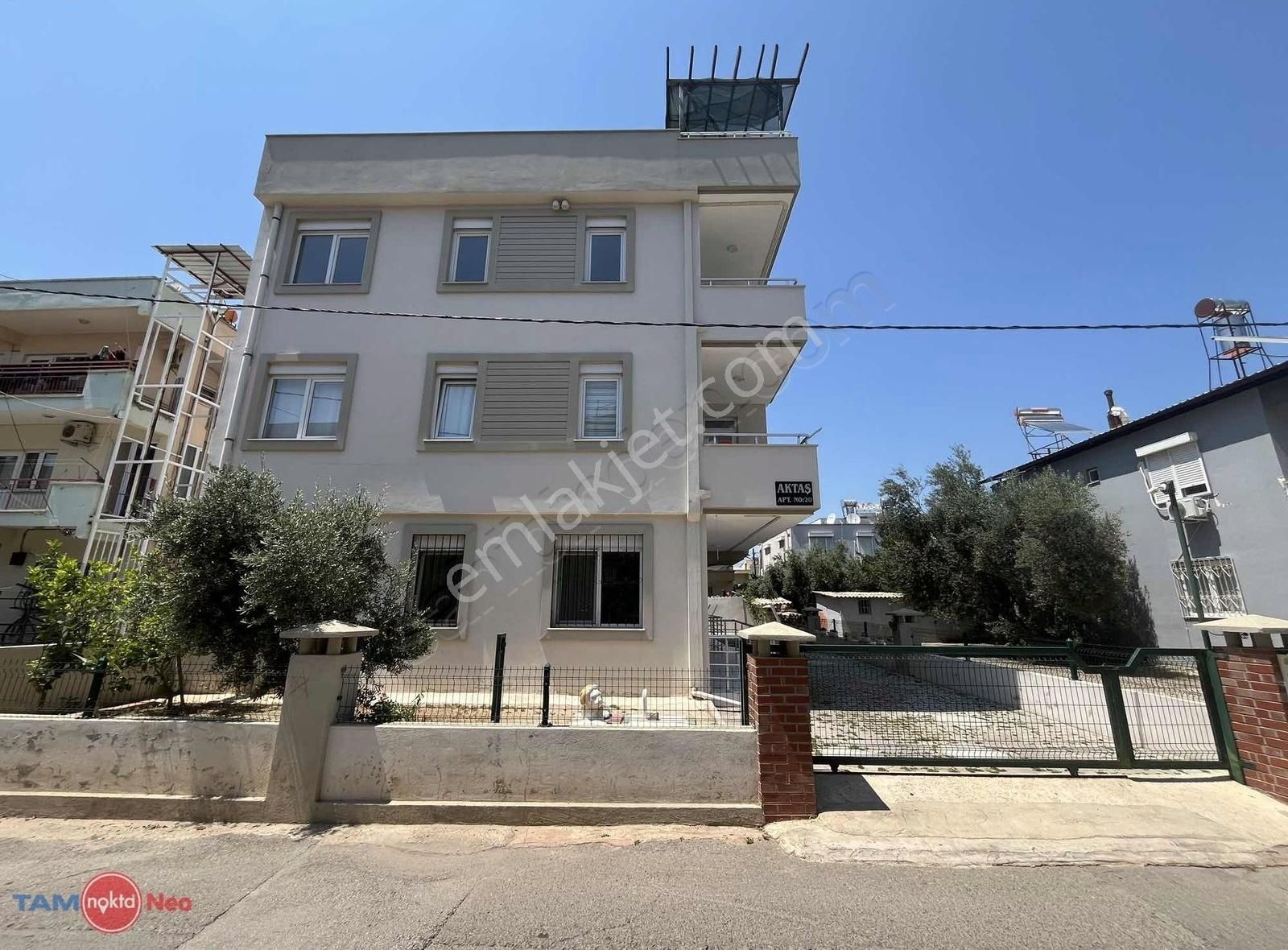 Havaalanına 5 Dakika Mesafede Bahçe Kullanımlı Satılık 2+1 Daire