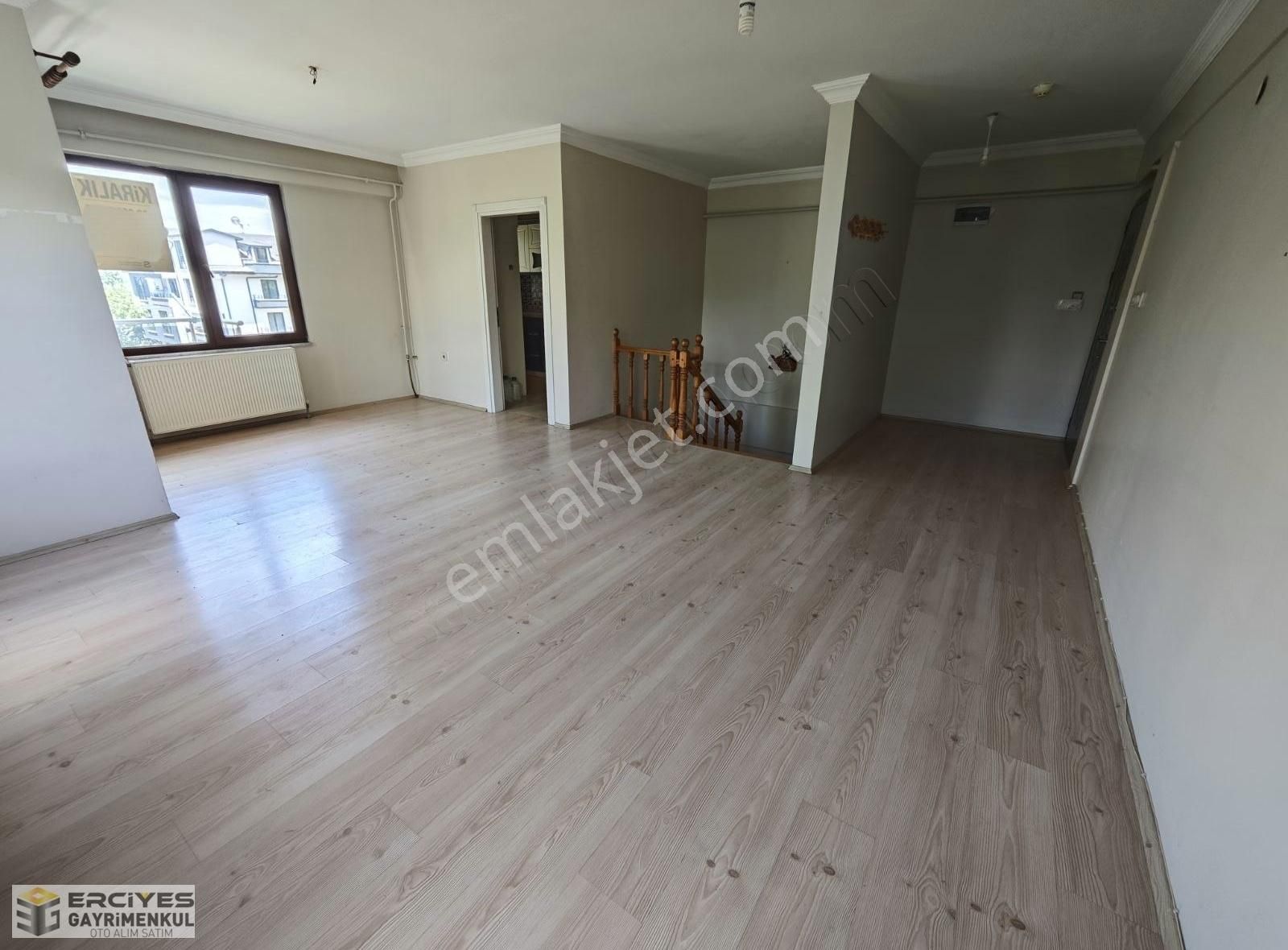 Erciyes Gayrimenkul'den Serdarda 3+1bahçe Dubleks Kiralık Daire