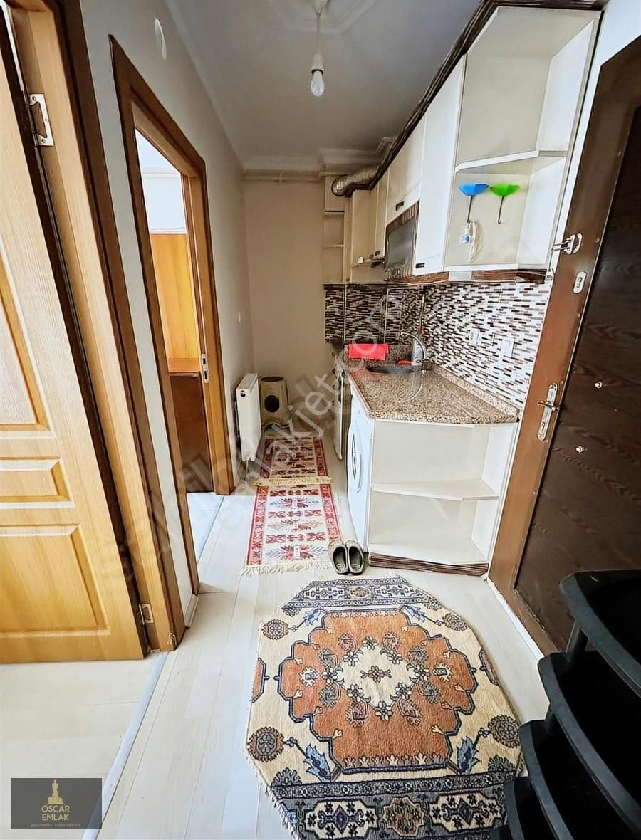 Oscar'dan Kırım Caddesi Yakını Eşyalı- Kiracılı 1+1 Daire