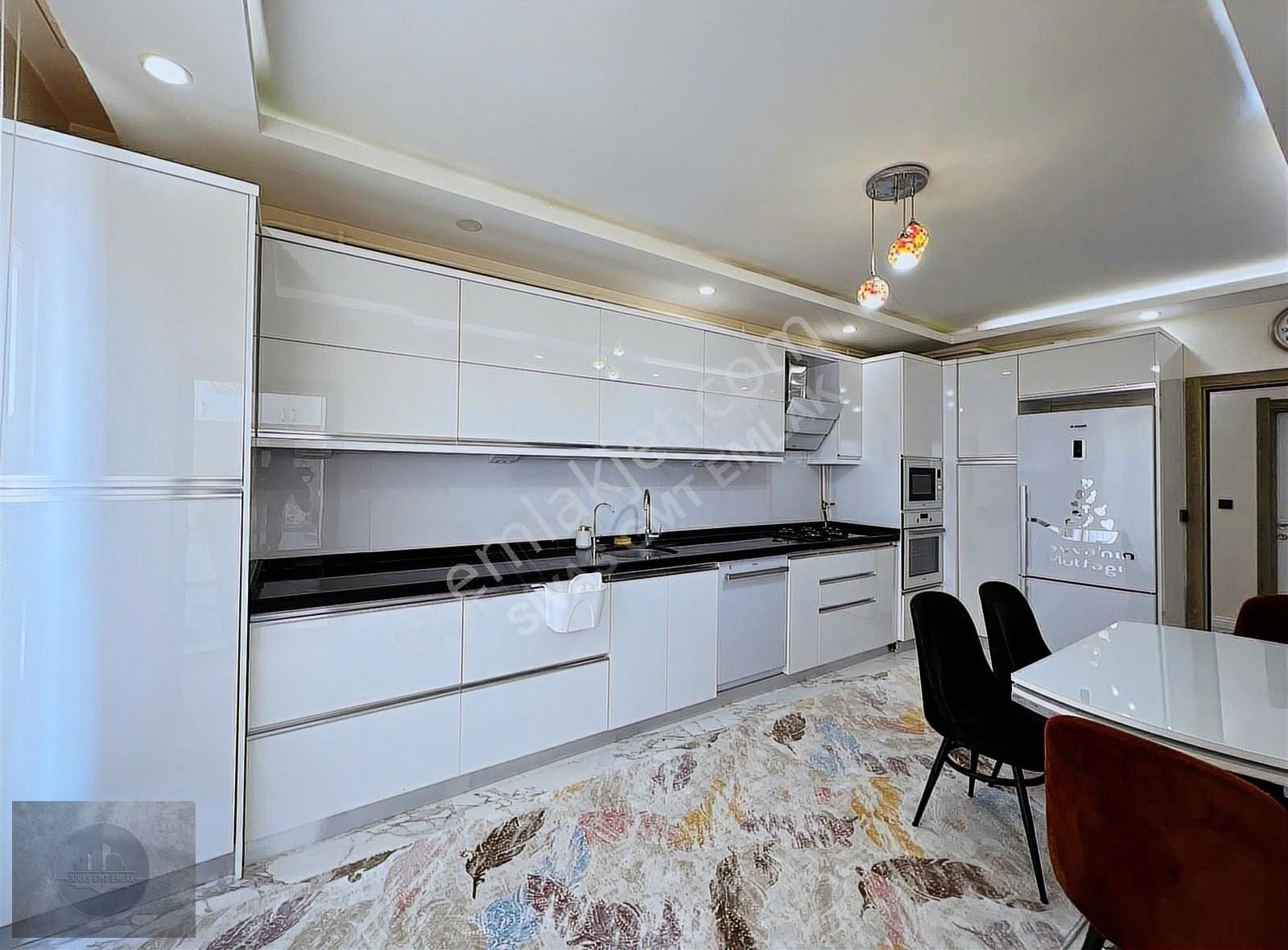 Sivas Gmt Emlak Yeninumuneciv Satlıkarakat Full Yapılı 3+1 Daire