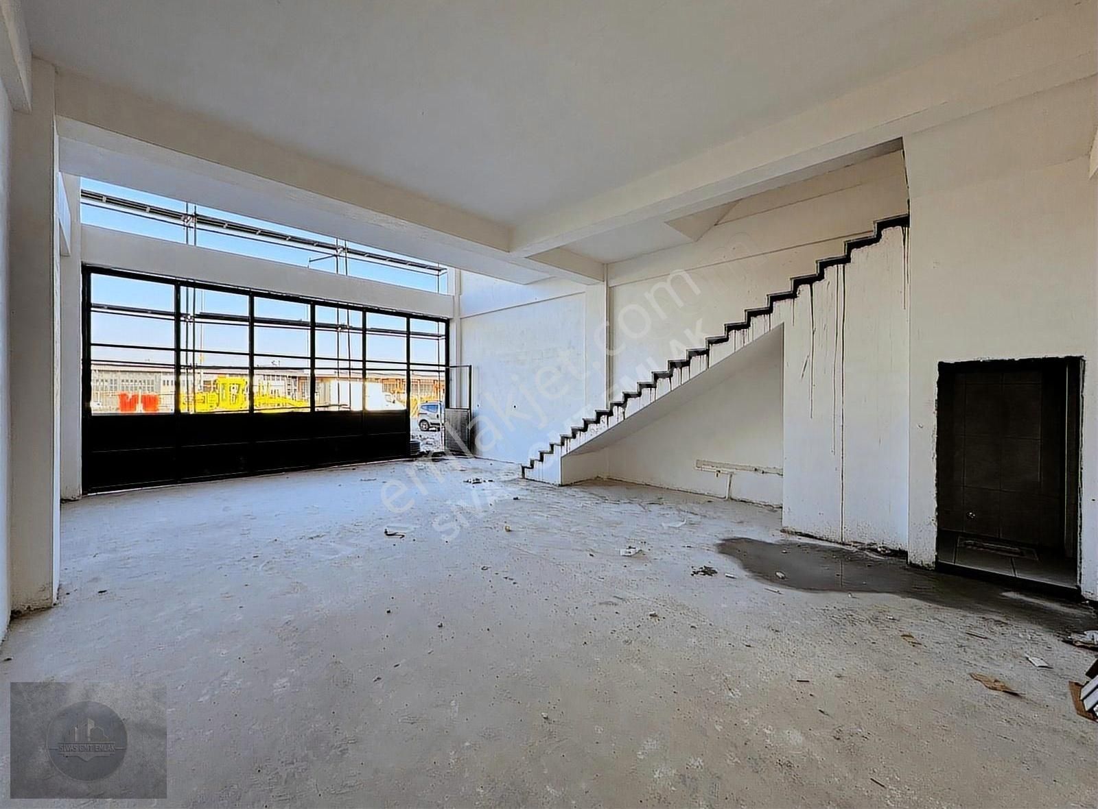 Sivas Gmt Emlak 4.eylülsan.sit Kiralık Sıfır Uygun 300m2 Dükkan