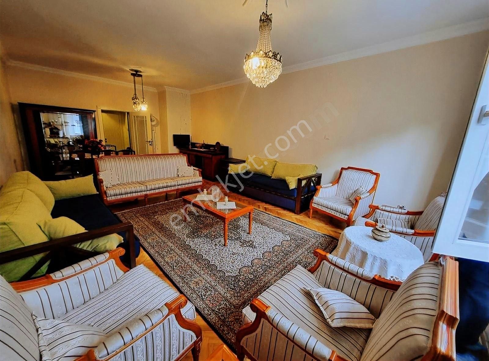 Ayrancı Kuzgun Sokak'ta 3+1 Beyaz Eşyalı Mobilyalı