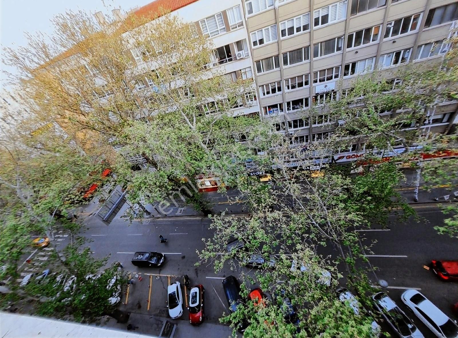 Acilll Necatbey Caddesi'nde Merkezi Noktada Yapılı Masrafsız
