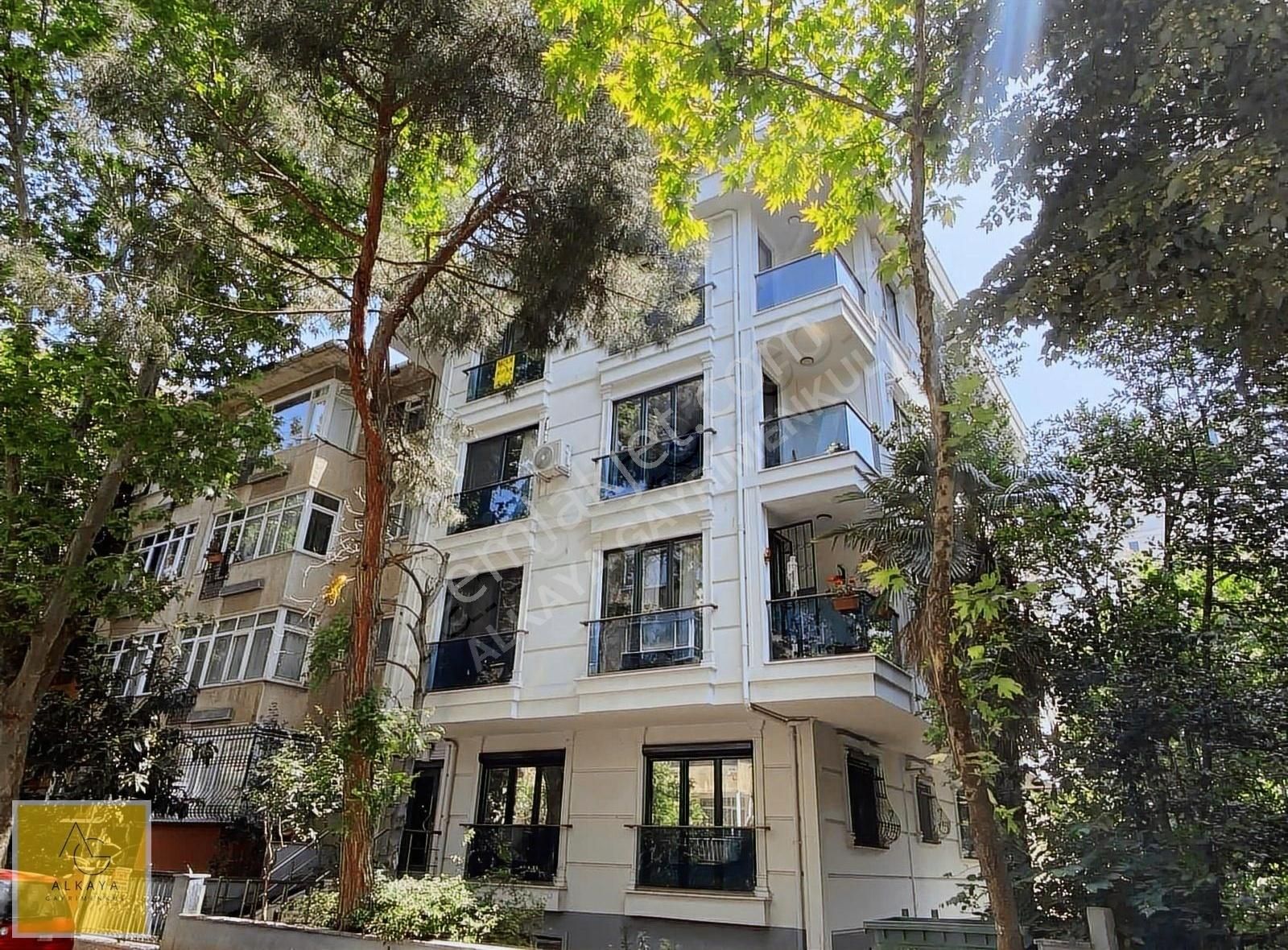 Suadiye'de Satılık 2+1 Daire 3 Katlı Sıfır Binada 10m² Teraslı
