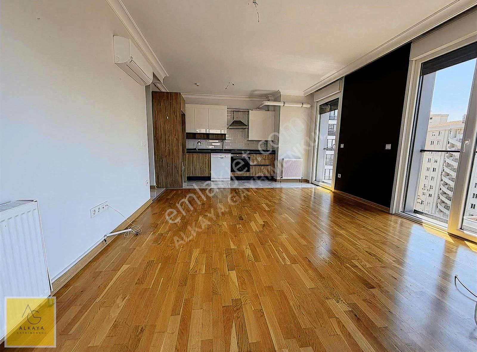 Alkaya'dan 5 Yıllık Balkonlu Yüksek Kat 1+1 Net 45 M² Lüx