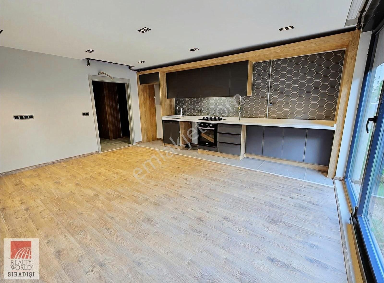 Gençlik Mahallesinde Sıfır Lüx Yüksek Giriş 1+1 Daire