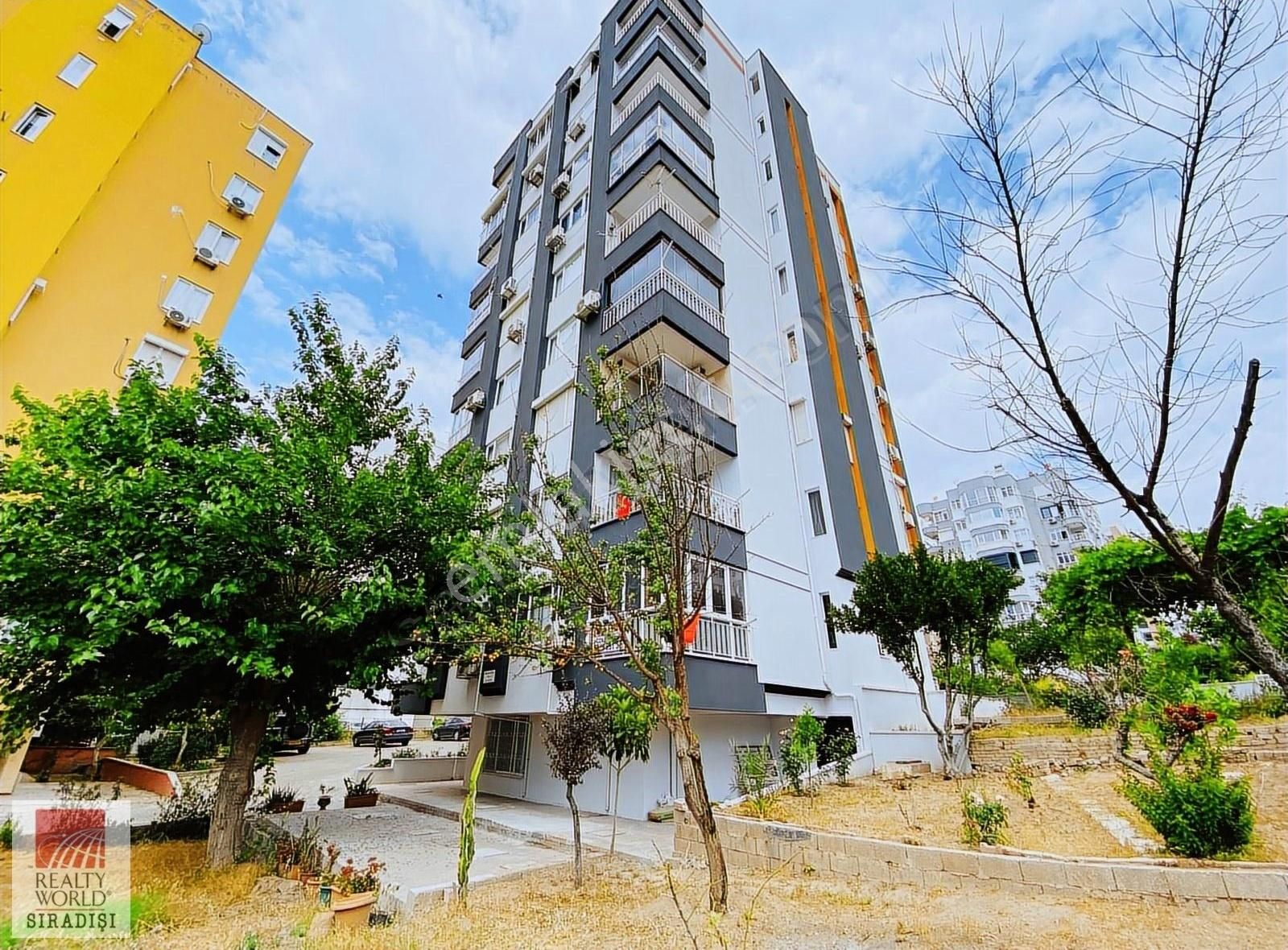 Lara Plajına Yürüme Mesafesinde, Merkezi Konumda 2+1 Daire