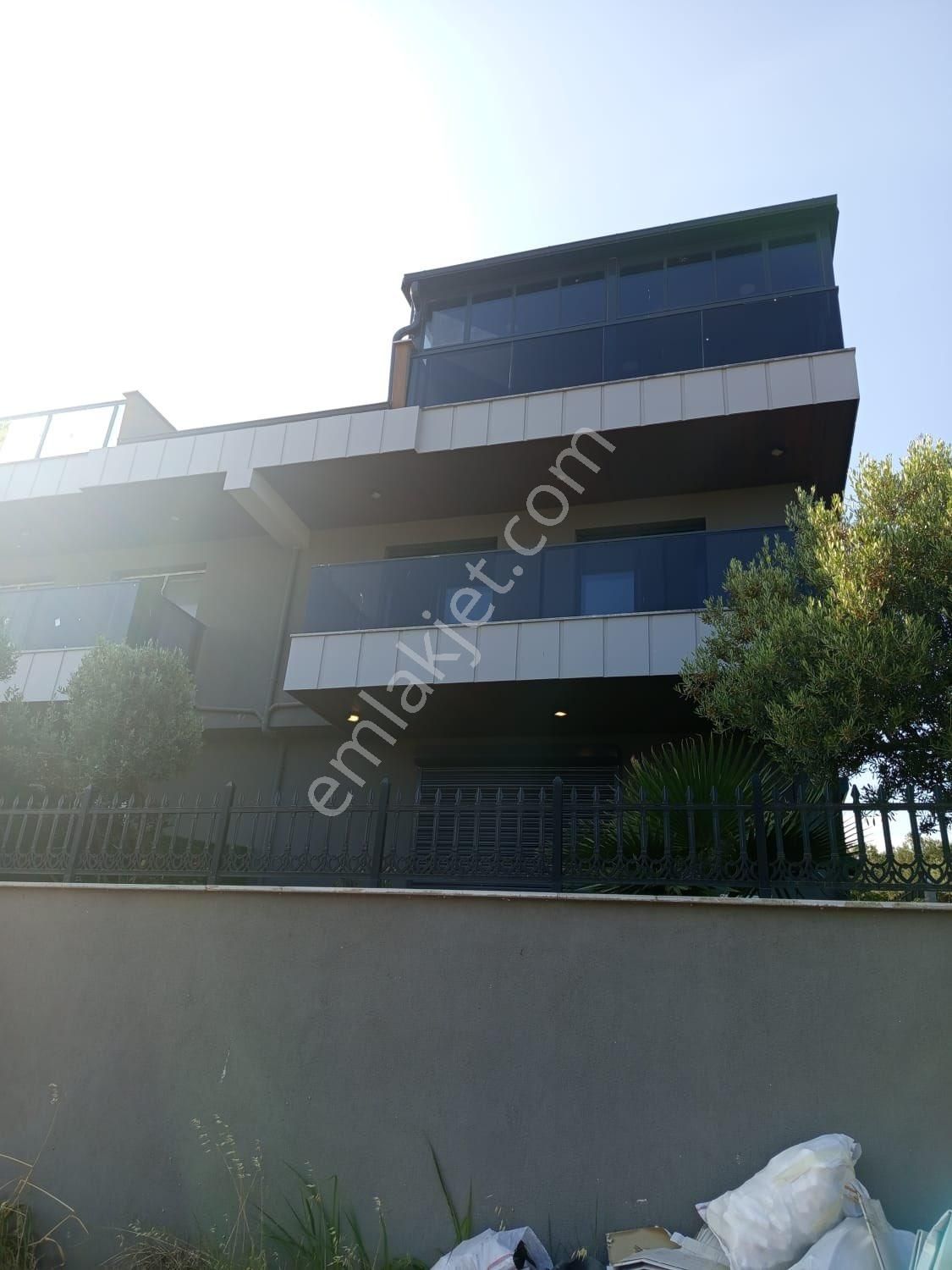 !!bilge Emlak’tan!! Şarköy Eriklice Mahallesi’nde Köşebaşı Lüks Villa – Sitede, Denize 300 Metre