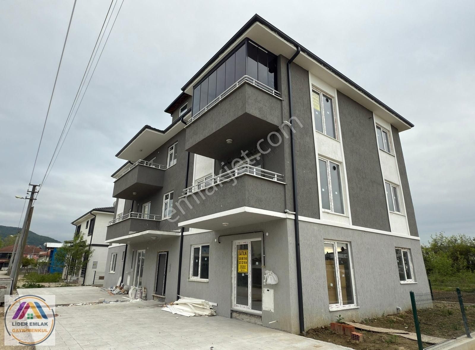 Lider Emlaktan Çarşıya Yakın Kiralık Kiralık 2+0 Daire