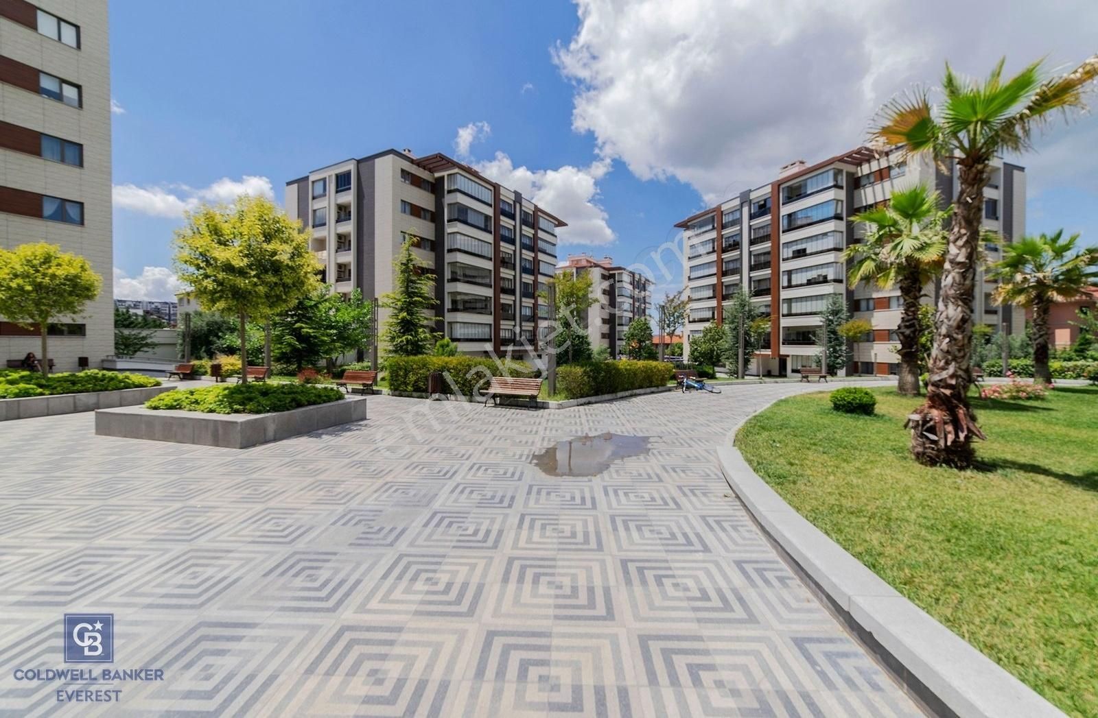 Balatta Manzaralı Satılık 4+1 Daire - Görsel 9