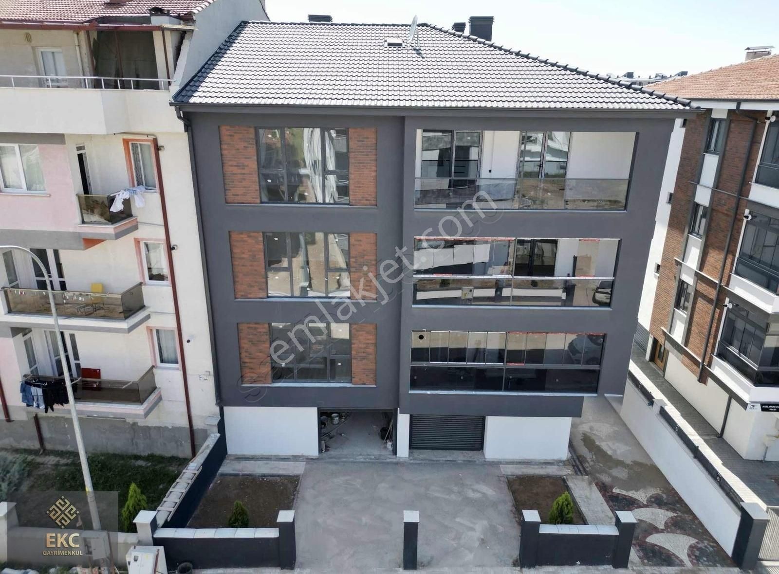 (ekc) Çamlıca Mh Bahçeli Nizam-özel Garajlı 3+1 Daire