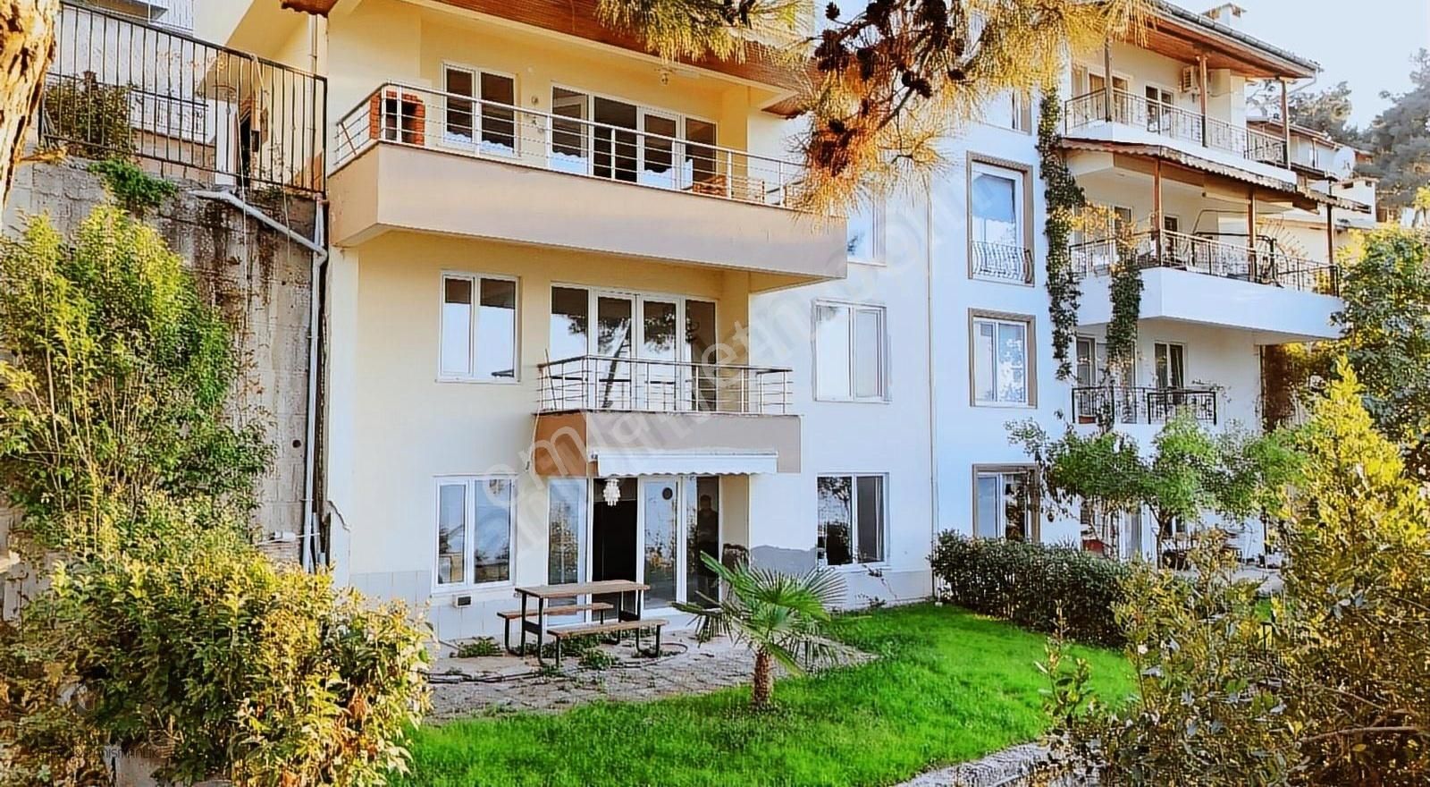 Bursa Gemlik Kurşunlu Büyükçamlık Deniz Manzaralı Satılık Villa