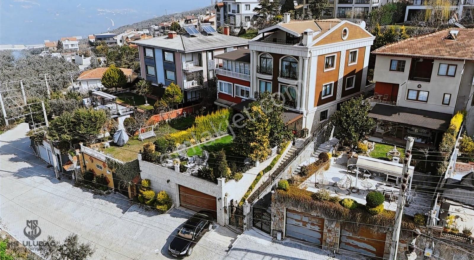 Bursa Gemlik Umurbey Satılık 5+2 Deniz Manzaralı Asansörlü Villa