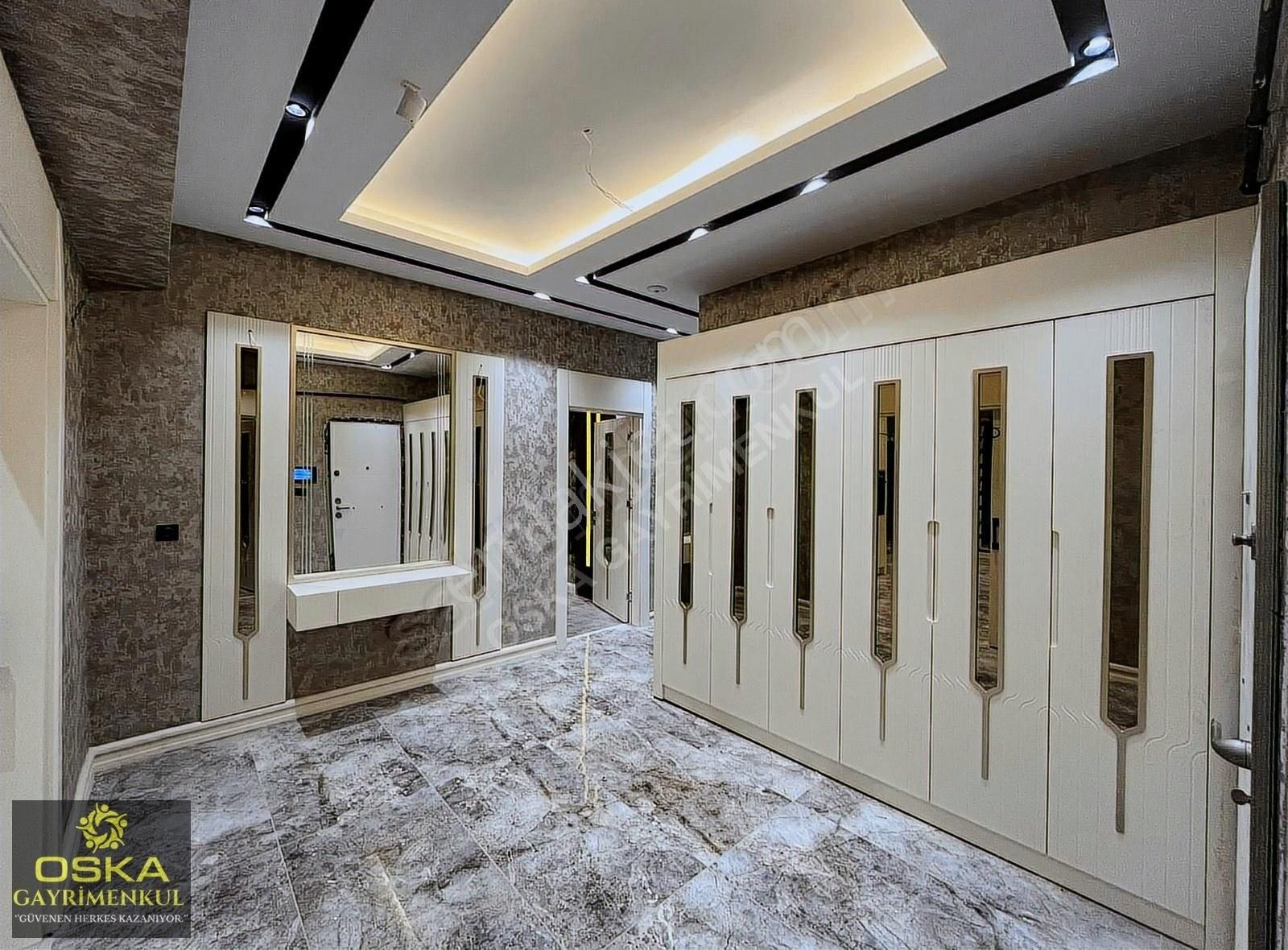Oskadan Doğukentte Park Cepheli Ana Caddeye Sıfır Delüks 4+1