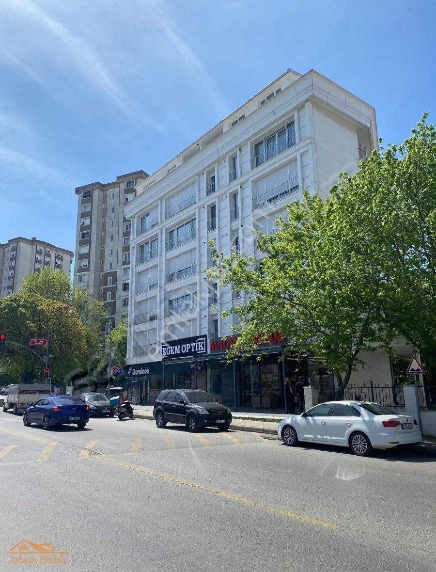Aybars'dan Tecerdağ Cad Üzerinde Yeni Binada Kiralık