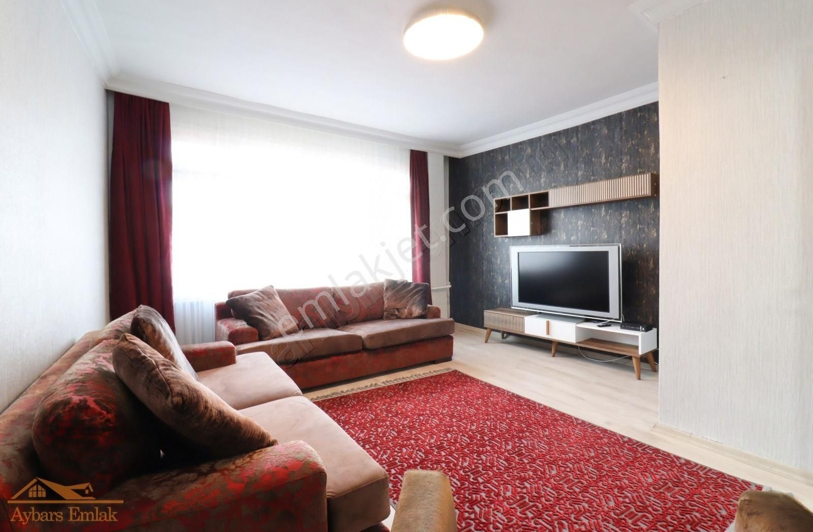 Söğütlüçeşme Caddesi Üzerinde Yenilenmiş Asansörlü 3+1 Daire