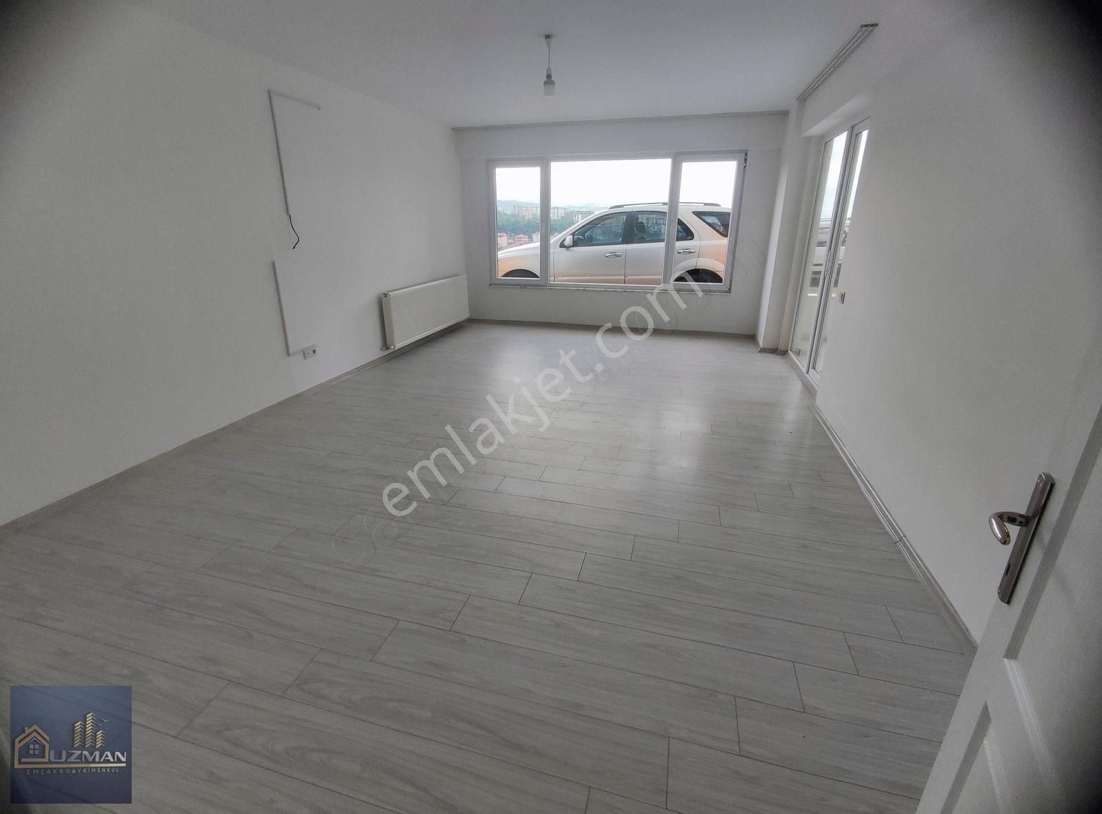 Uzman Emlak'tan 3+1 Deniz Manzaralı Kiralık Daire