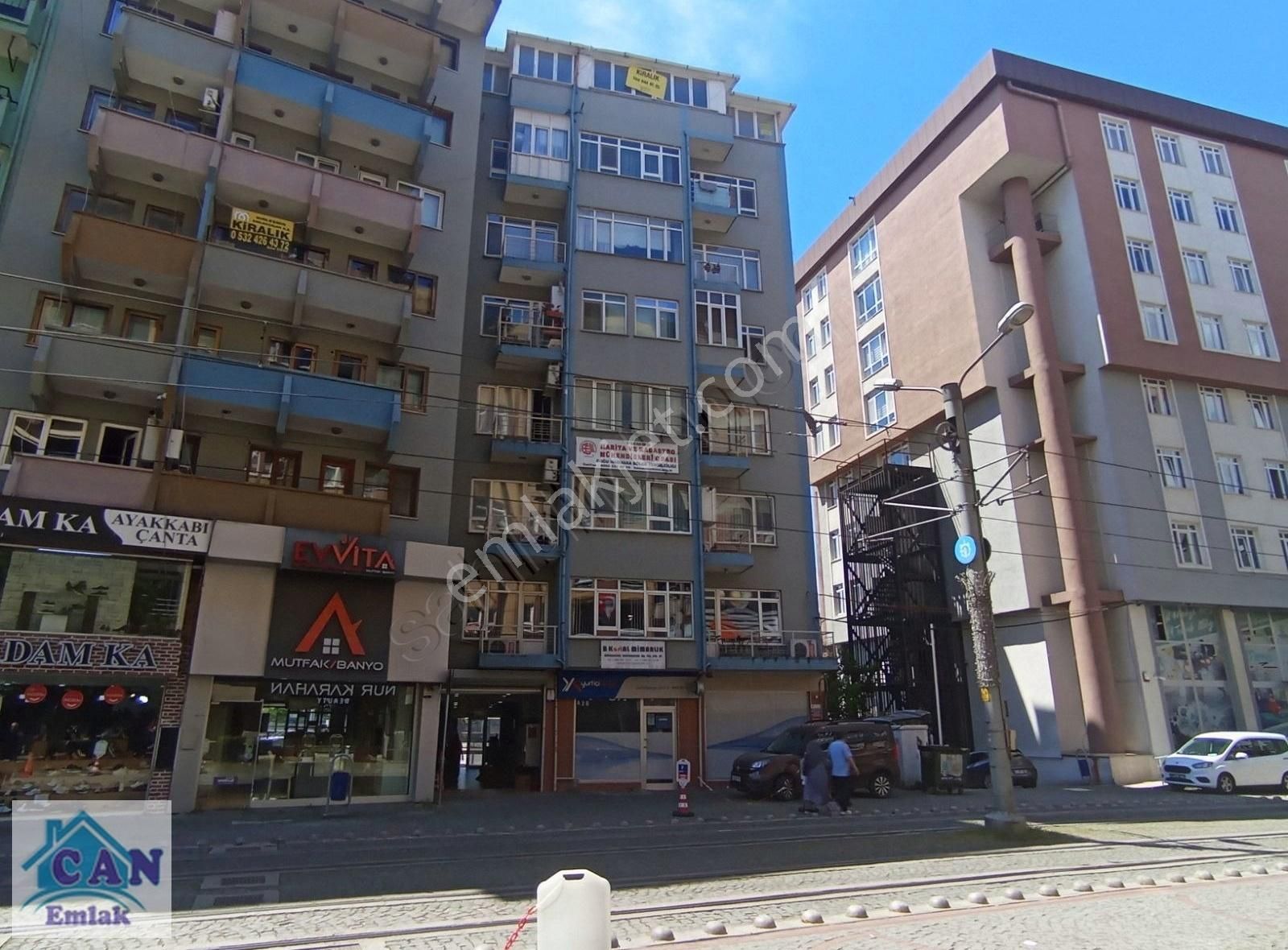 İzmit Merkez'de Tramvay Yolu Üzerinde Kiralık Daire