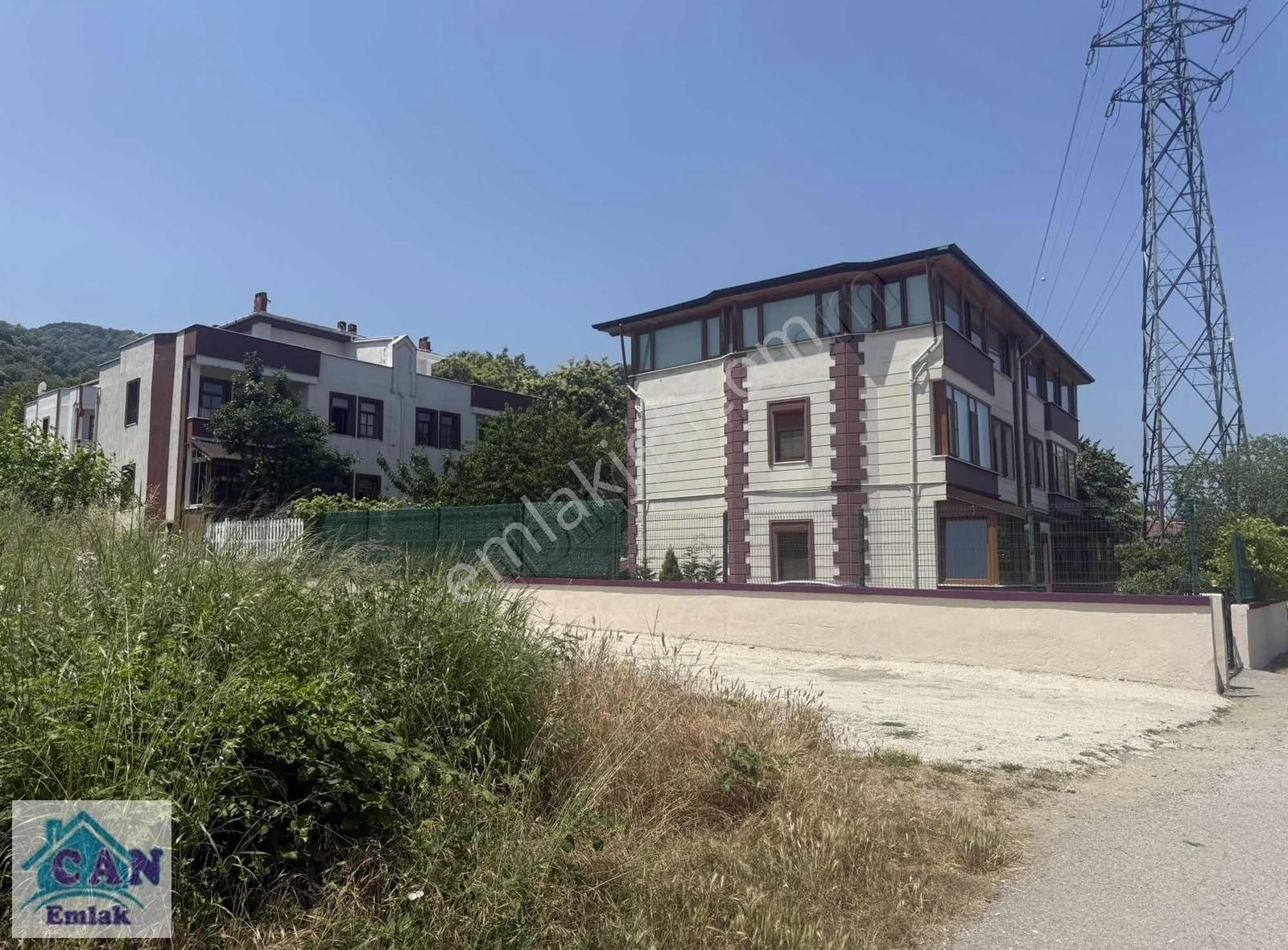 Müstakil Tadında Geniş Bahçe Kullanımlı Kiralık Villa