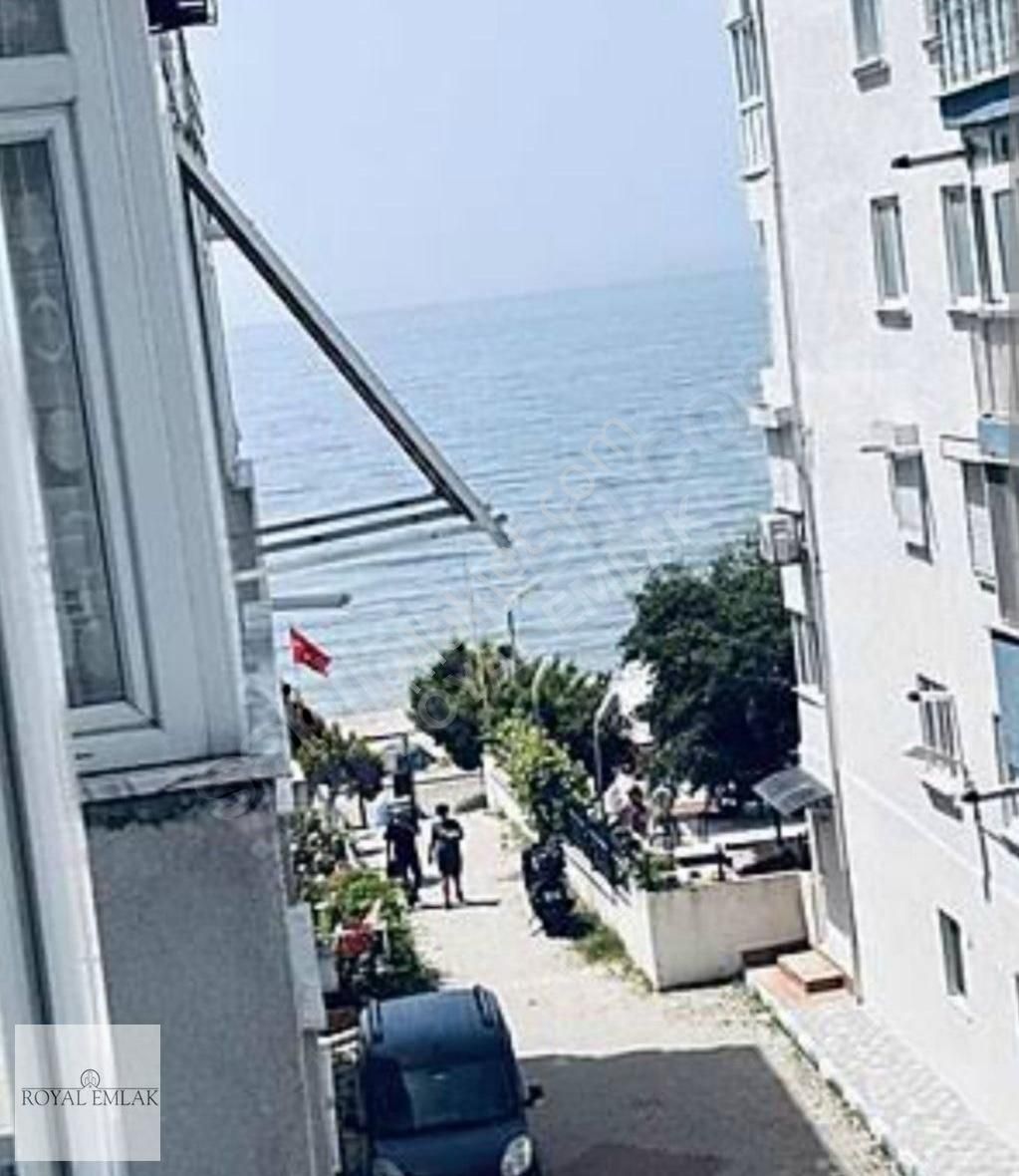Büyükçekmece Kumburgaz Beyazgül Sitesinde Satılık 80 M2 1+1