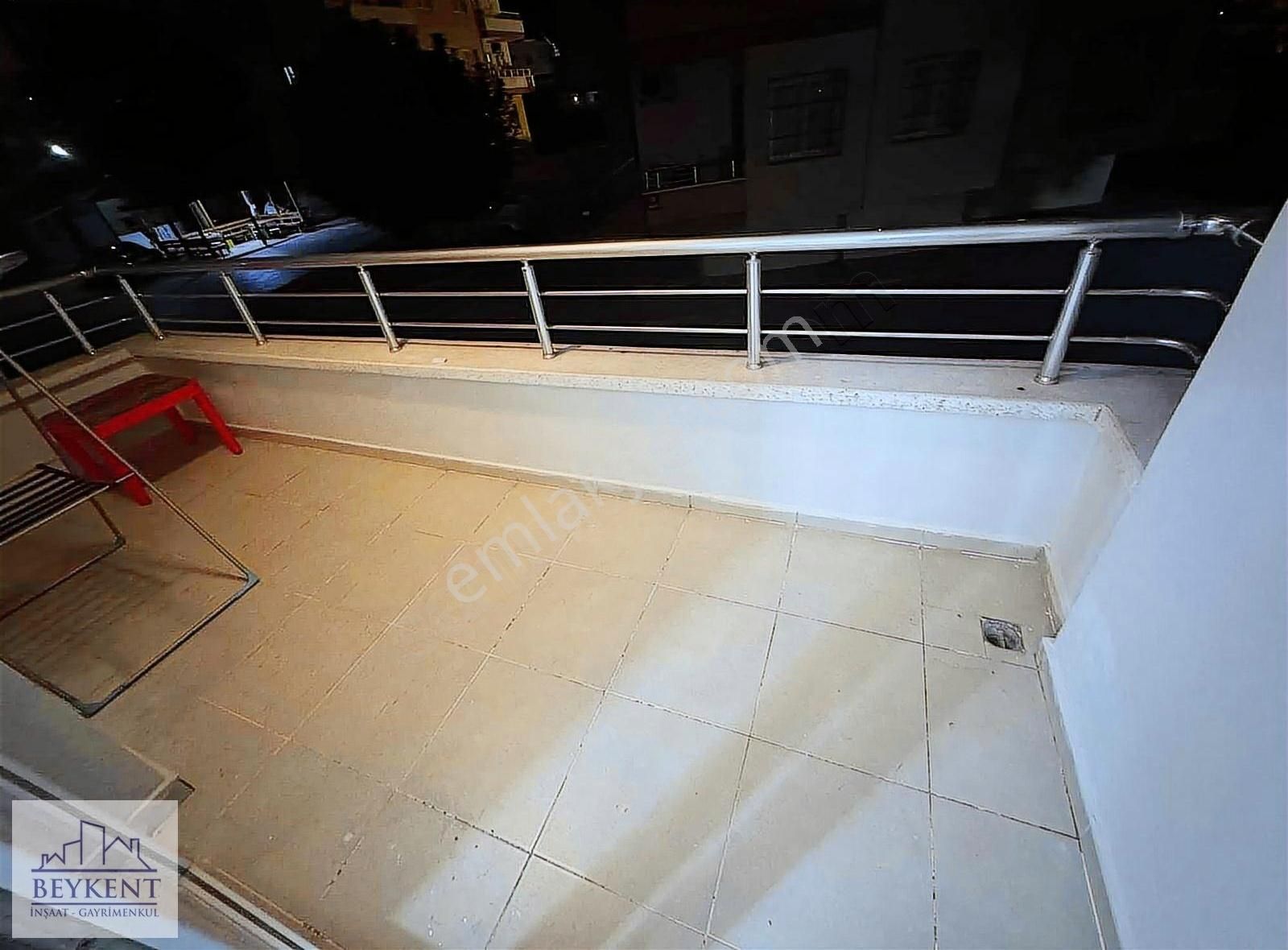 Kiralık Eşyalı 1+1(sıfır Köşe Takımı Koyulacak)