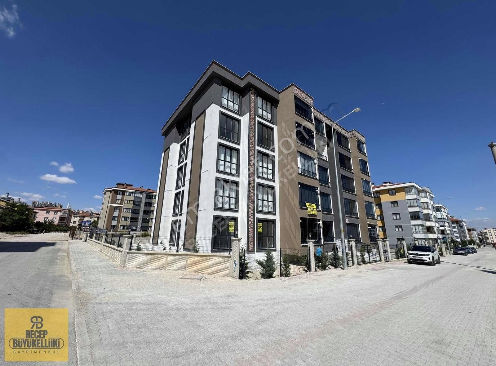 Akşemsettin 3+1 Arakat Y. Isıtma Kapalı Otopark Güney C. Lüx