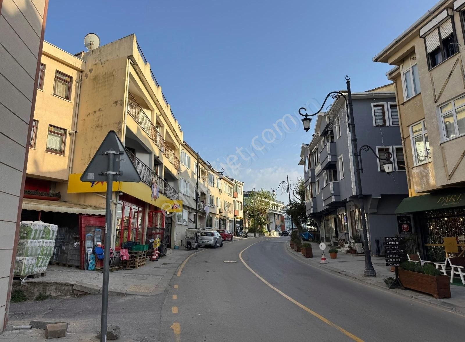 Kamu Kurum Ve Kuruluşların Olduğu İşlek Cadde Üzerinde Kiralık