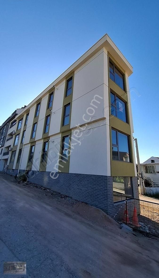 Prestij Emlaktan Yeni Mahallede Sıfır Doğalgazlı Klimalı 1+1