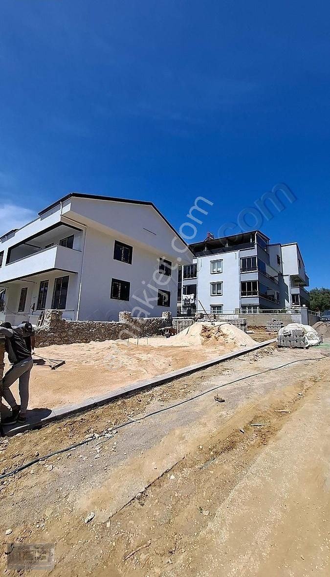 Erdek Prestijden Havuzlu Sıfır Site İçinde Bahçe Katı Doğalgaz