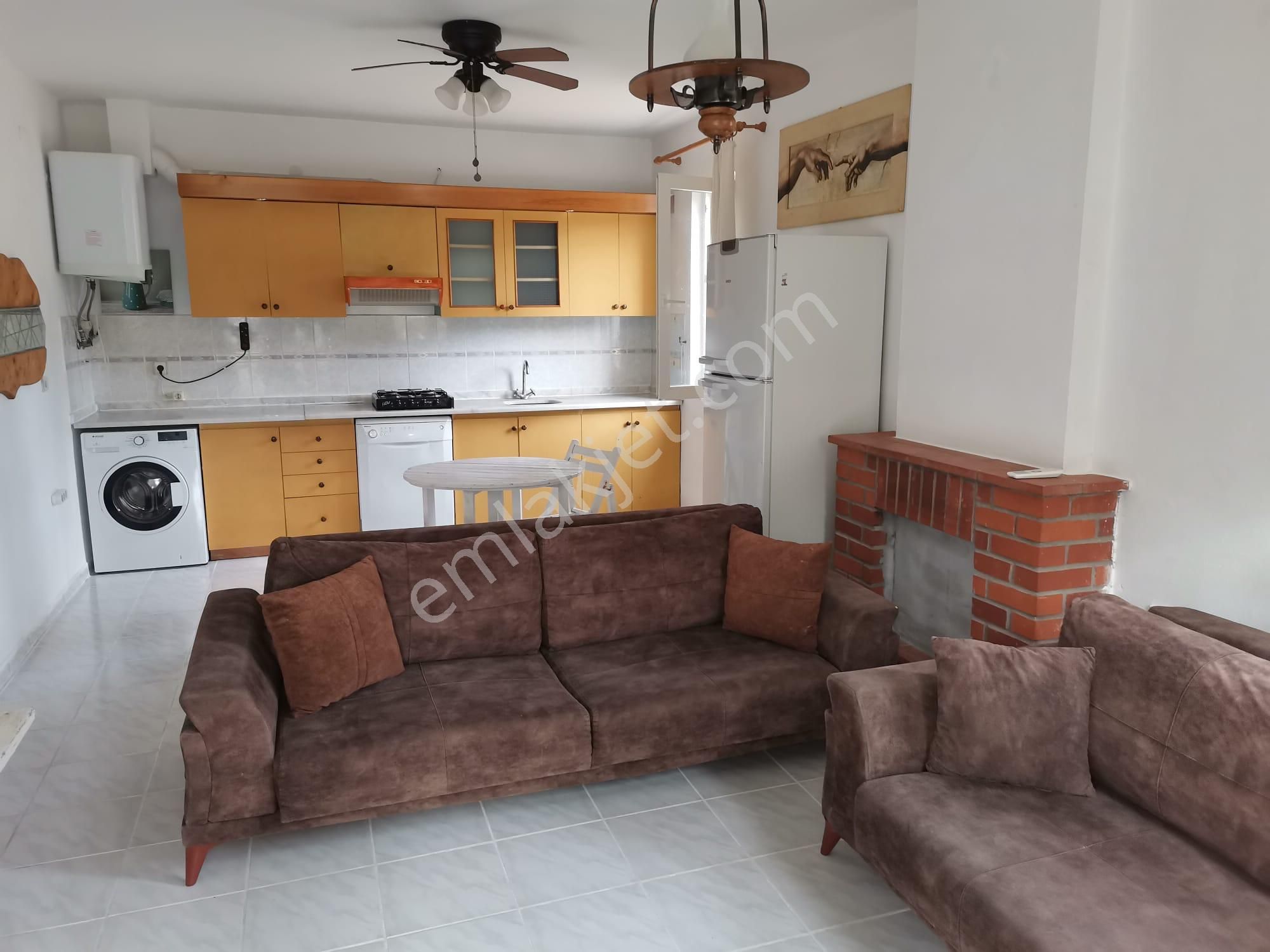 Marmaris Selimiye'de Deniz'e 50 Mt. 2+1 Eşyalı Kiralık Daire