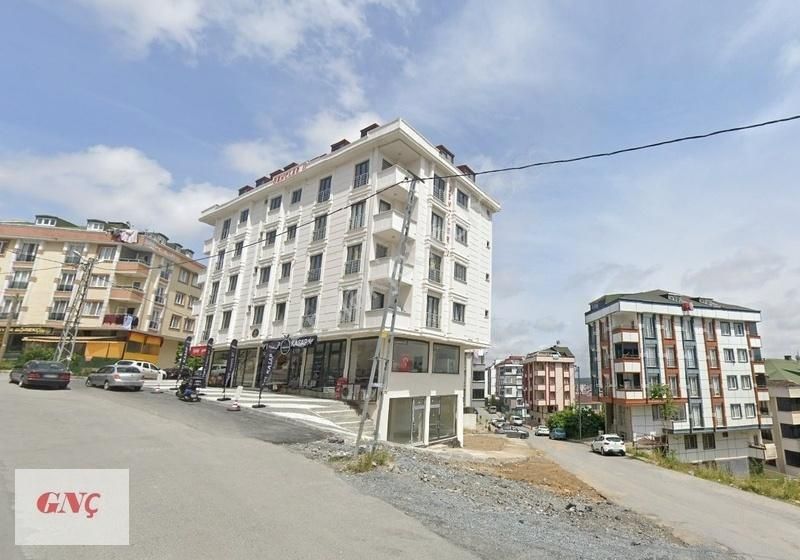 Arnavutköy'de Putik Site'de 2+1 85 M² Daire