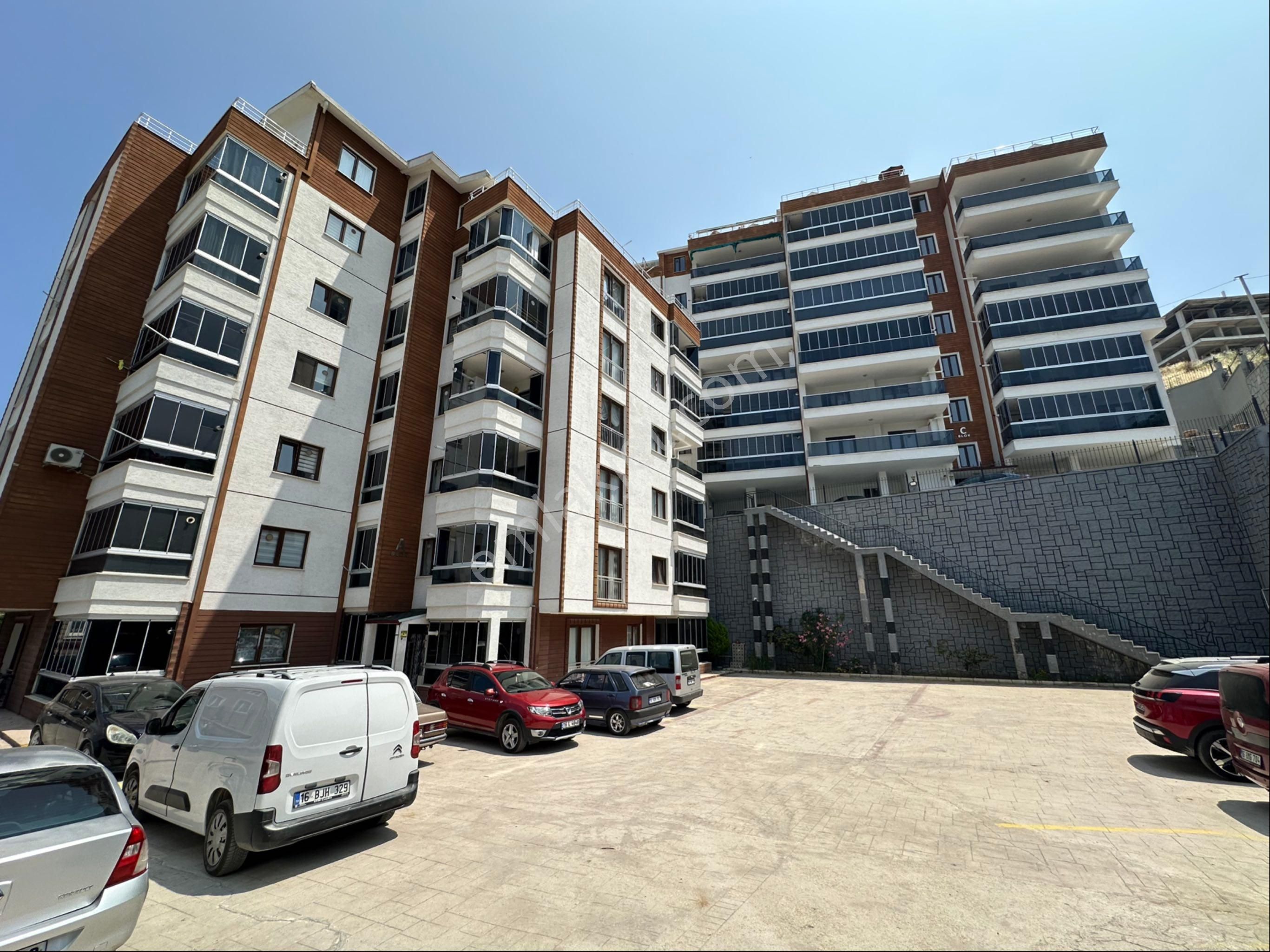Tırpan Gayrimenkulden Güzelyalıda 2+1 110m2 Site İçi Yeni Daire