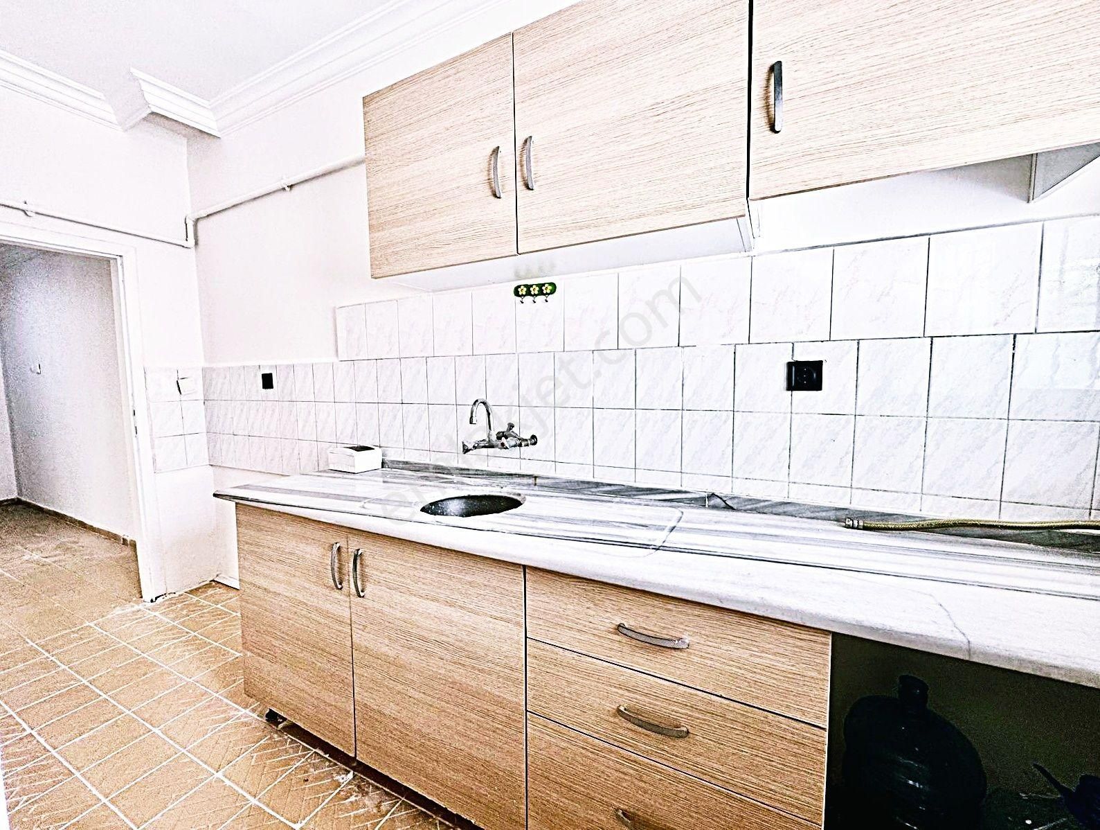Şentepede Seval,değirmendere Estergon Caddeler Yakını 1+1 Satlık
