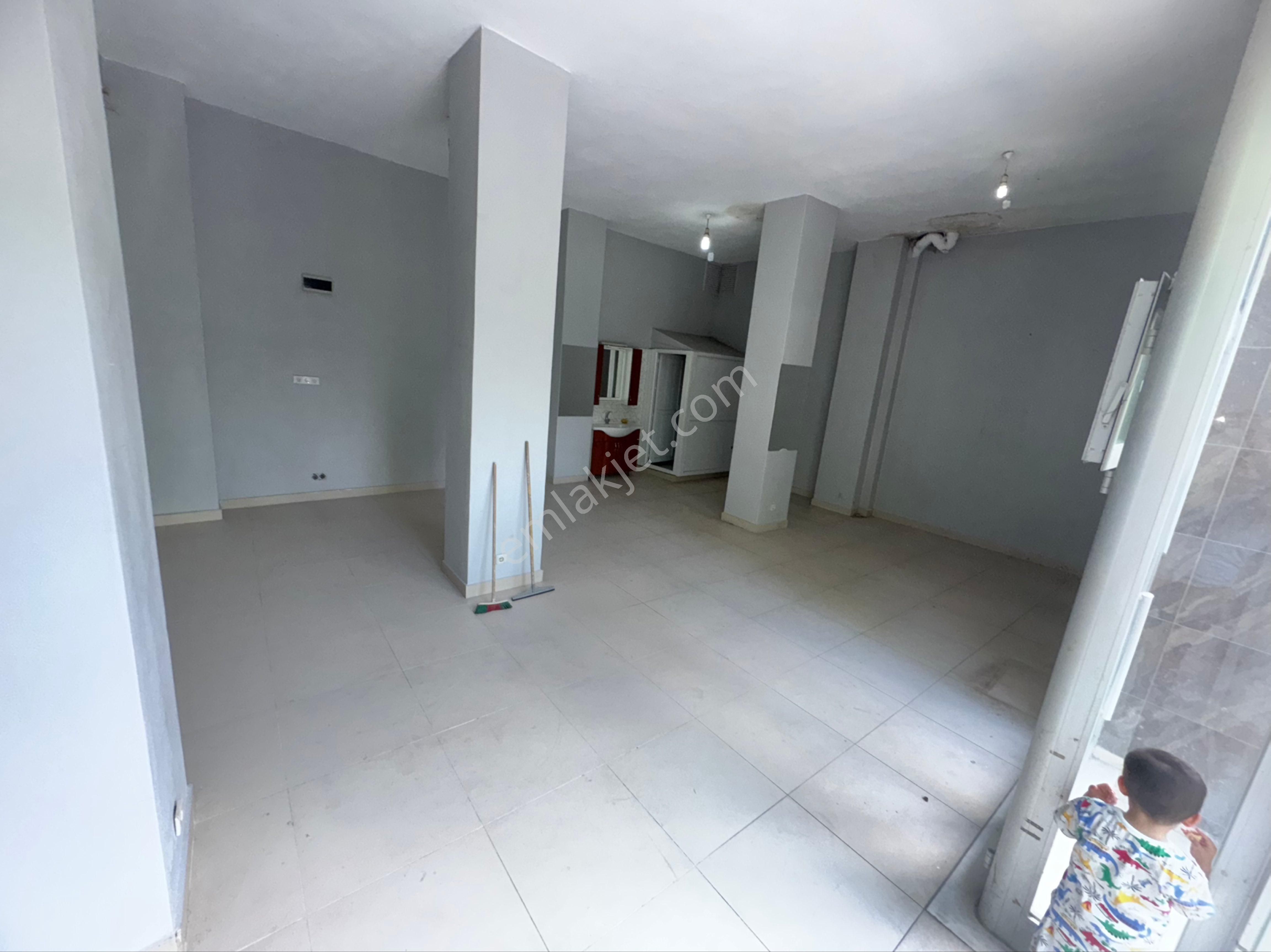 Zafer Yapıgayrimenkulden Kiralıkgirişkatdükkan 65m2sanayielktrikli İstanbul Sultangaziuğurmumcumahde - Görsel 2